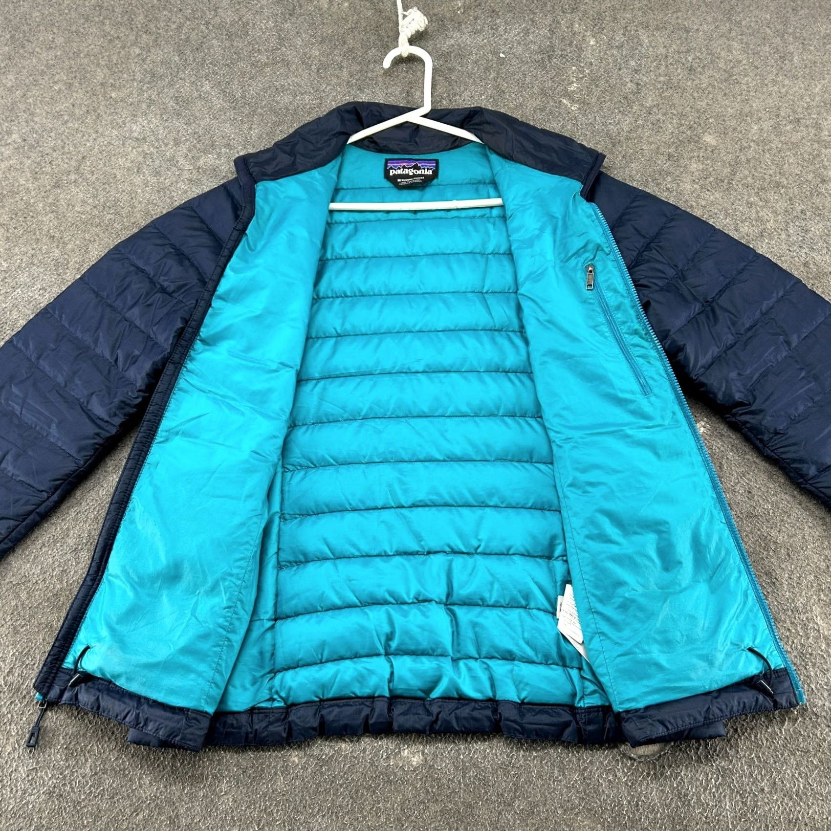 Patagonia Patagonia Womens M Blue Puffer Jacket Goose Down Insulated Logo Full Zip Pocket Size M / US 6-8 / IT 42-44 - 2 Thumbnail