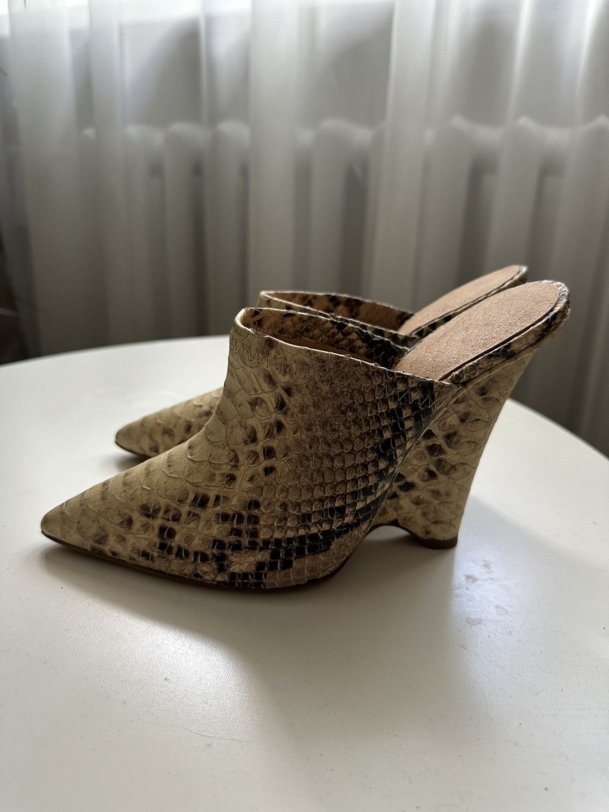 Yeezy Ultra Rare Yeezy Season 8 snake mules Size US 7.5 / IT 37.5 - 3 Thumbnail