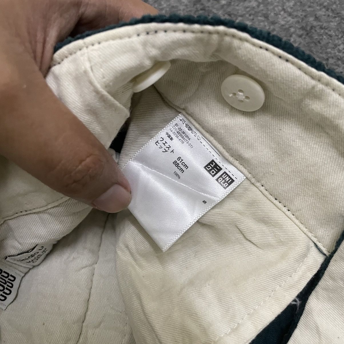 Christophe Lemaire Christophe Lemaire for Uniqlo Wide Leg Baggy Corduroy Pants Size US 26 / EU 42 - 4 Thumbnail