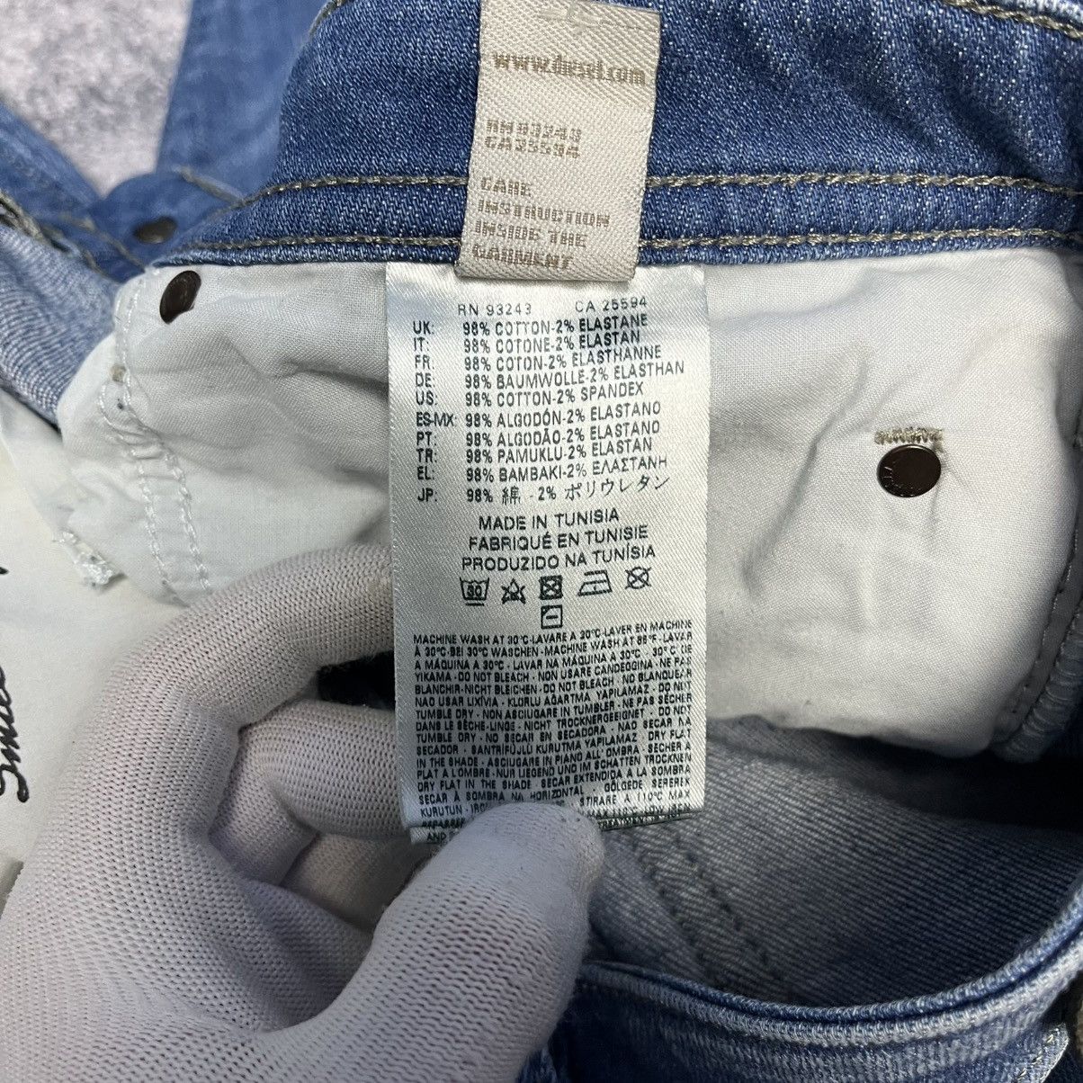 Diesel Vintage Diesel Distressed Denim Jeans Buster Streetwear Y2K Size US 32 / EU 48 - 13 Thumbnail