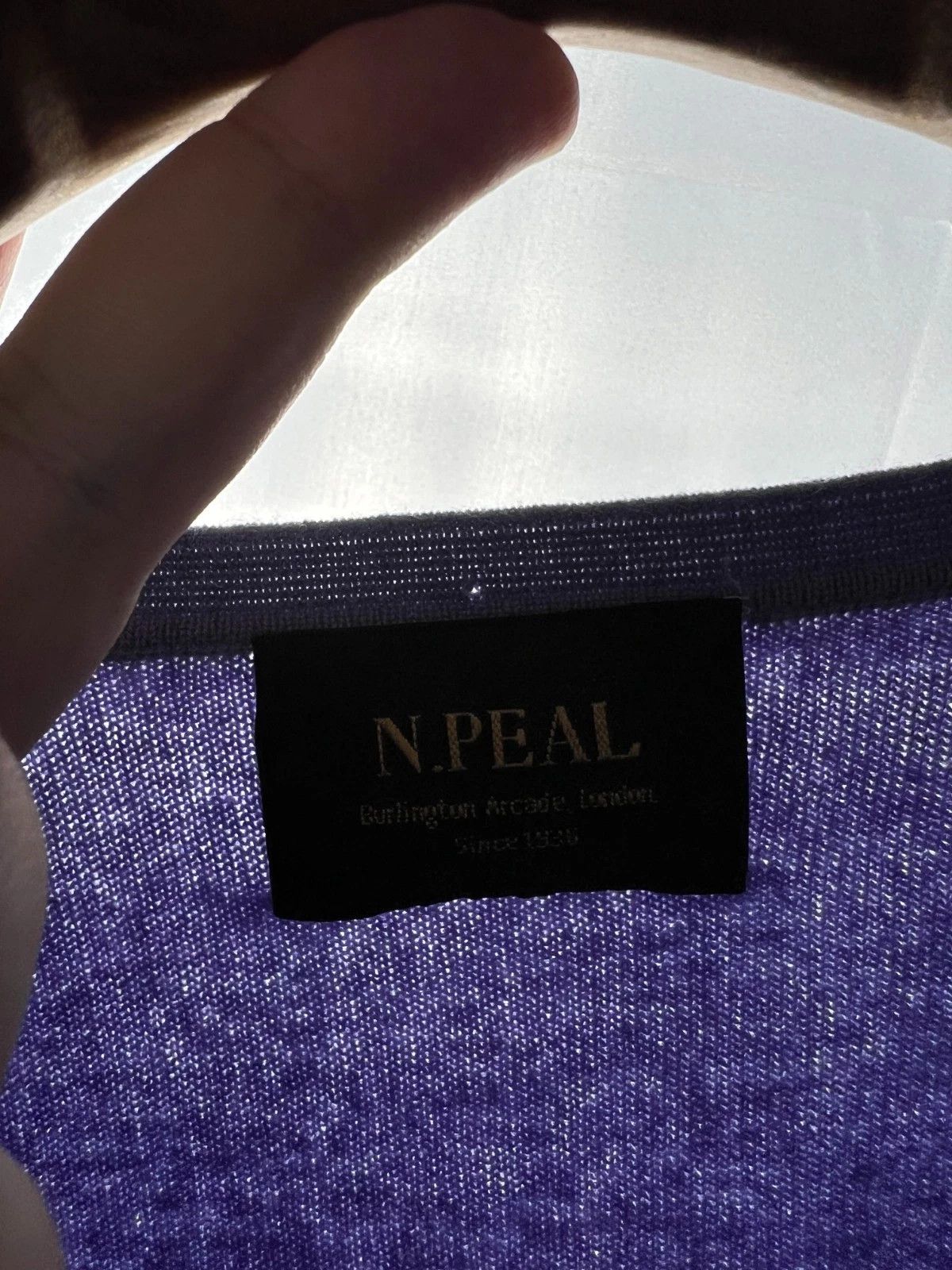 N.Peal N.Peal 100% Cashmere Sweater V-Neck Knit Luxury Soft Top Size M / US 6-8 / IT 42-44 - 7 Thumbnail