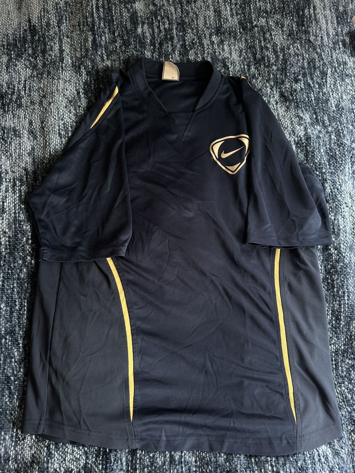 Nike Vintage Nike Navy/Gold Soccer Jersey Size US M / EU 48-50 / 2 - 1 Thumbnail