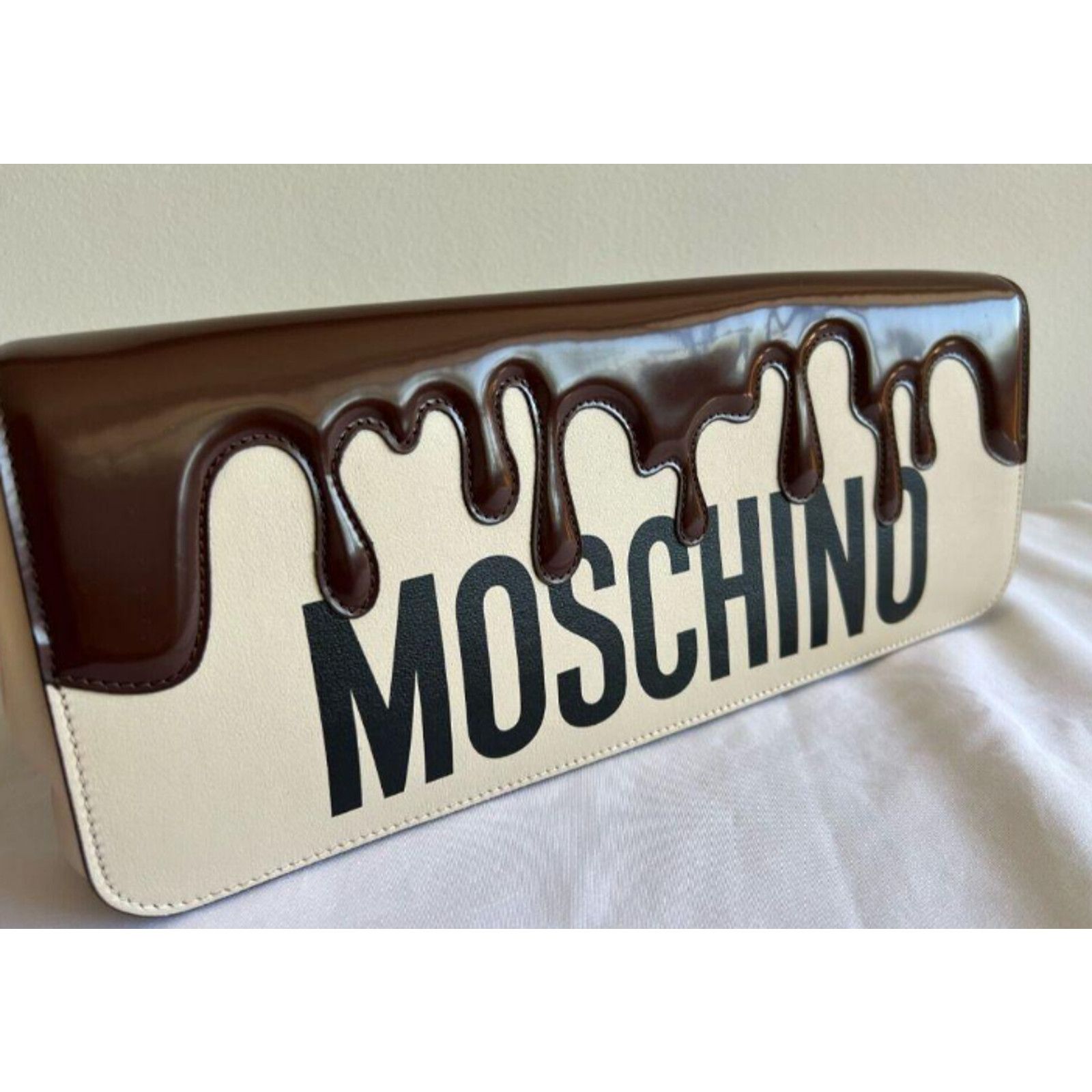 Moschino SS22 MOSCHINO Couture Chocolate Dripping Wristlet Handbag Size ONE SIZE - 3 Thumbnail