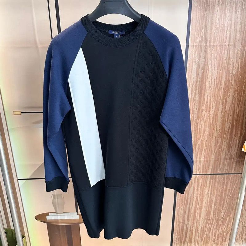 Louis Vuitton Louis Vuitton Black Cotton Women's Sweatshirt Size S 0089 Size S / US 4 / IT 40 - 1 Thumbnail