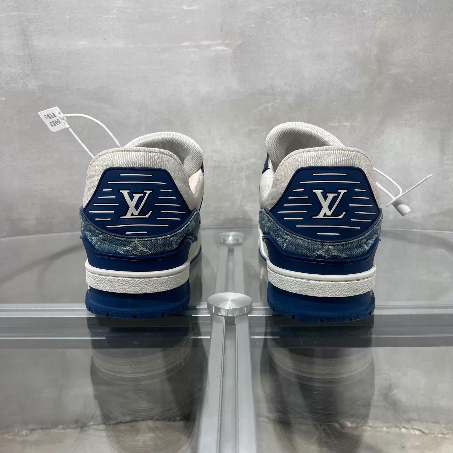Louis Vuitton LV Trainer White Blue Denim UK9.5/43.5 Size US 10.5 / EU 43-44 - 6 Thumbnail