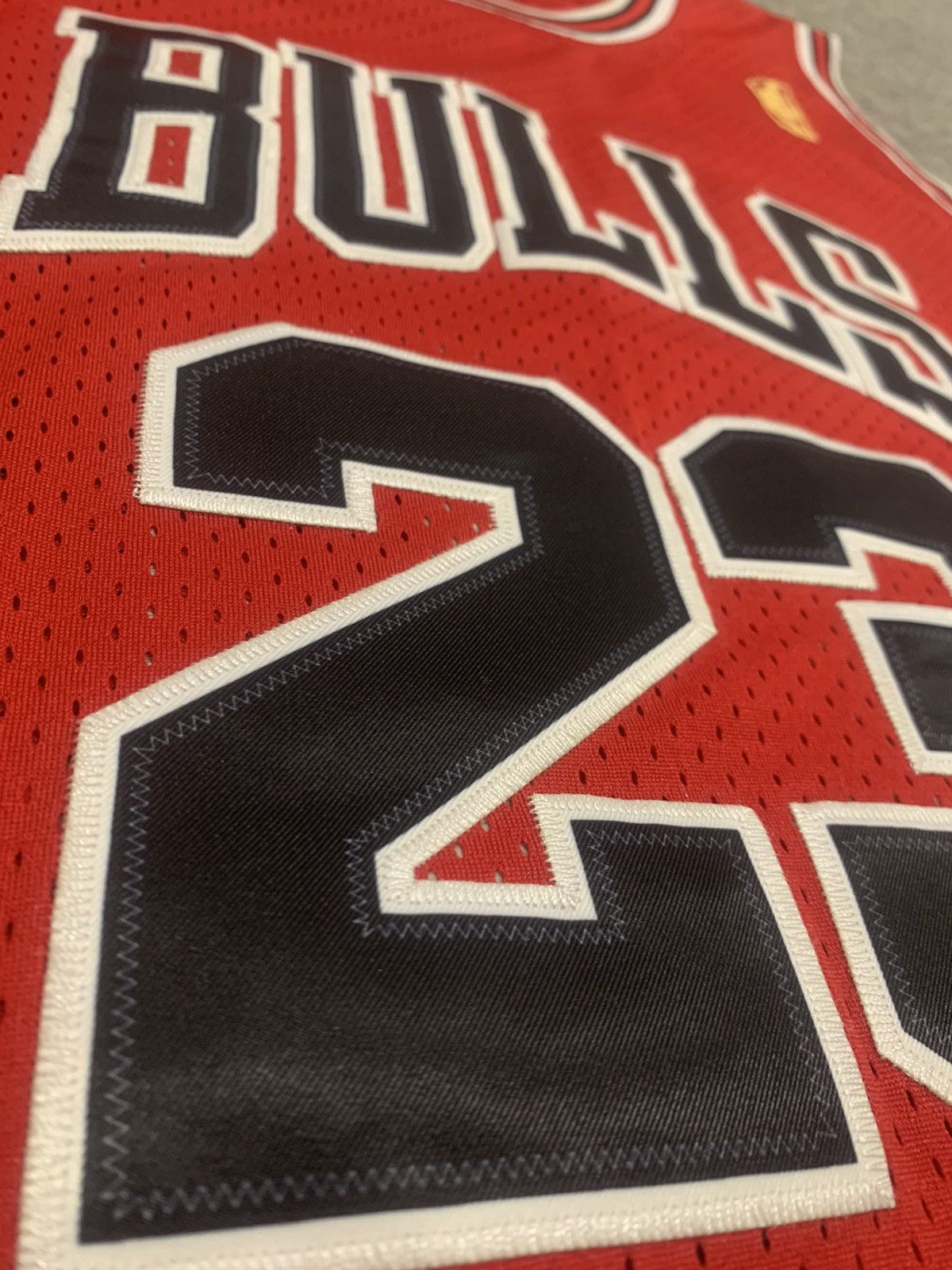 Mitchell & Ness Mitchell and Ness 1996 Chicago Bulls Jordan Jersey Size US M / EU 48-50 / 2 - 5 Thumbnail