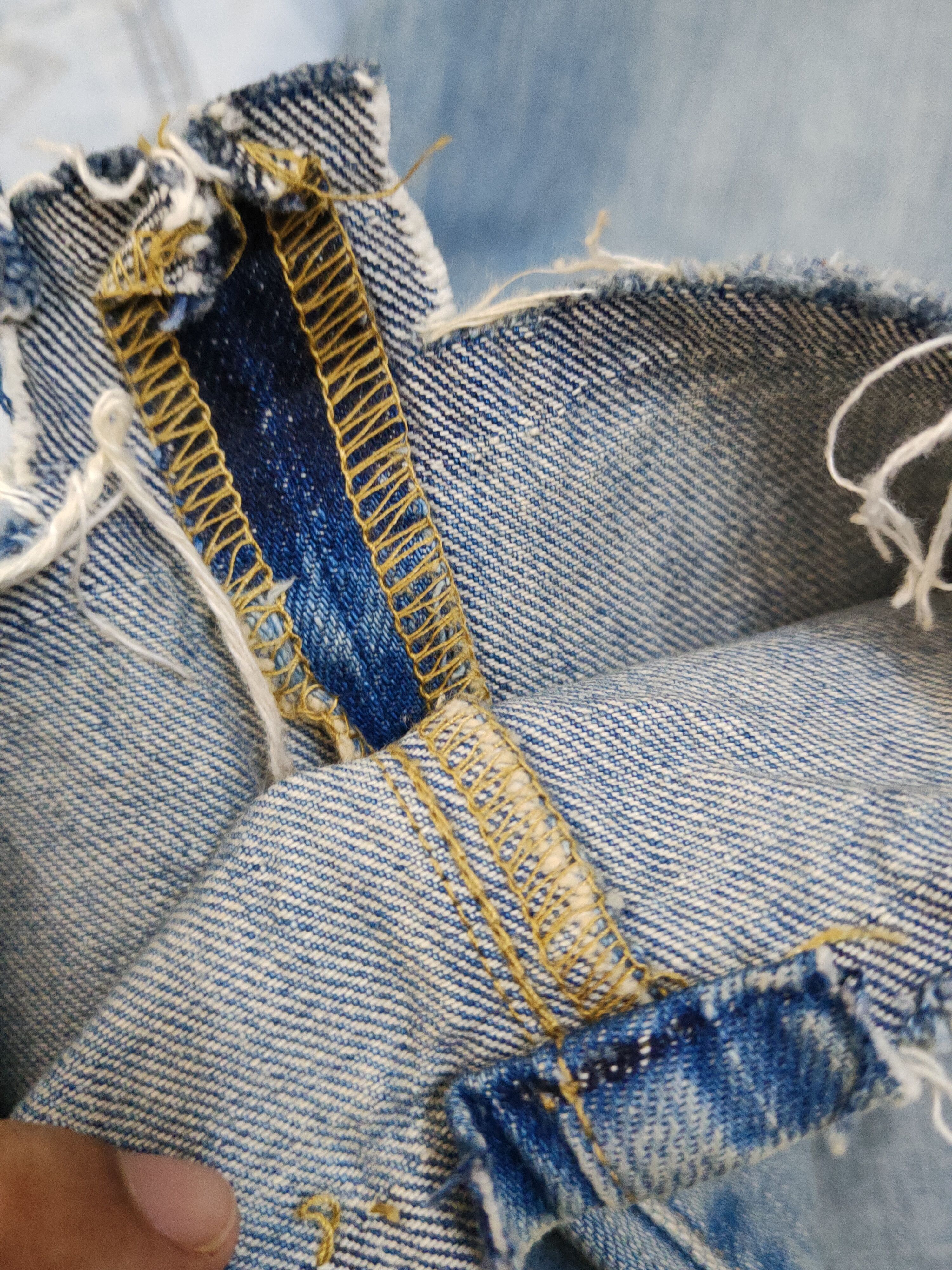 American Eagle Outfitters American Eagle Outfitters Distressed Ripped Jeans #W1411 Size US 32 / EU 48 - 13 Thumbnail