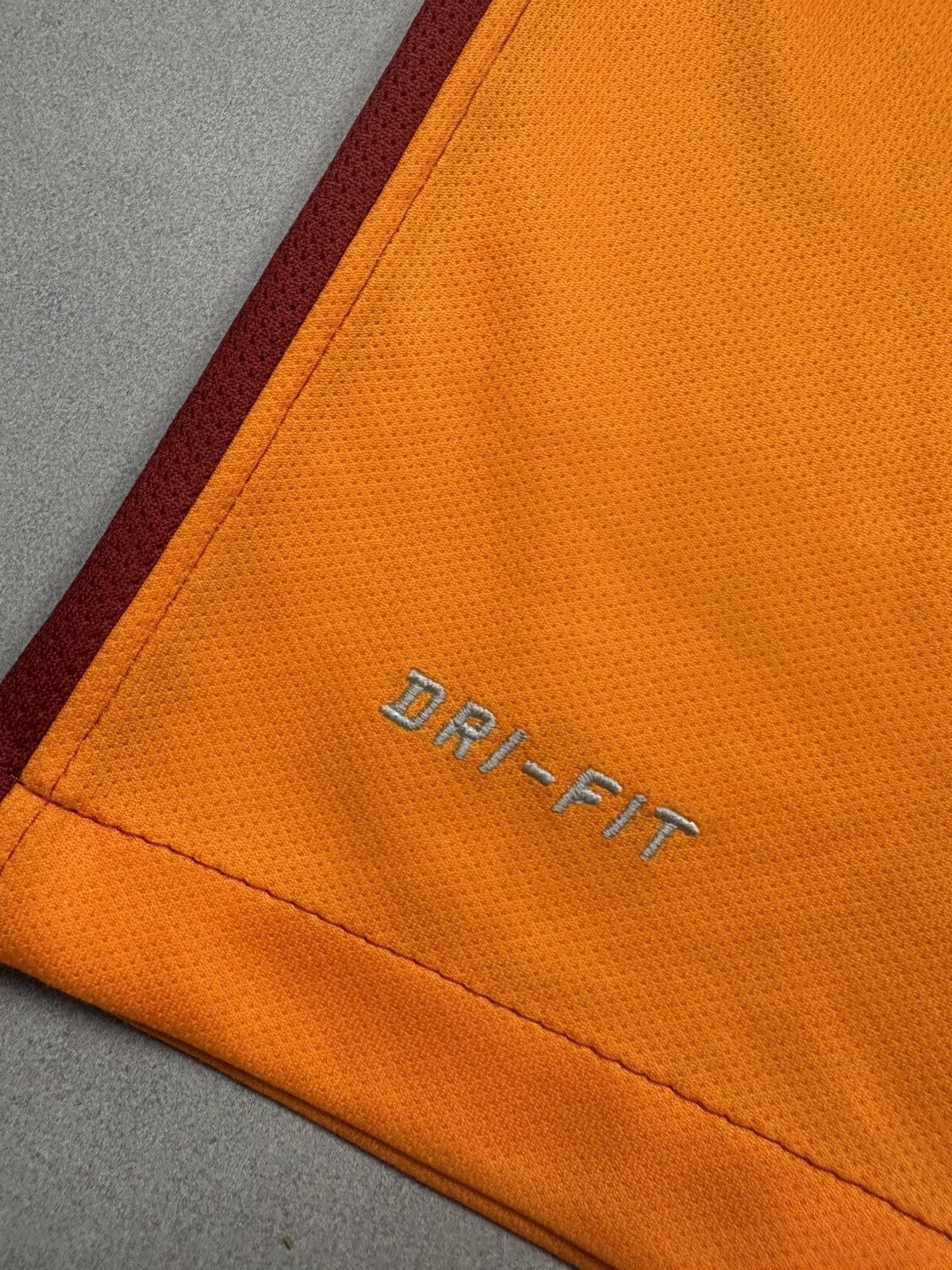 Nike Nike Galatasaray 2015 2016 Home Jersey Football Kit Shirt M Size US M / EU 48-50 / 2 - 5 Thumbnail