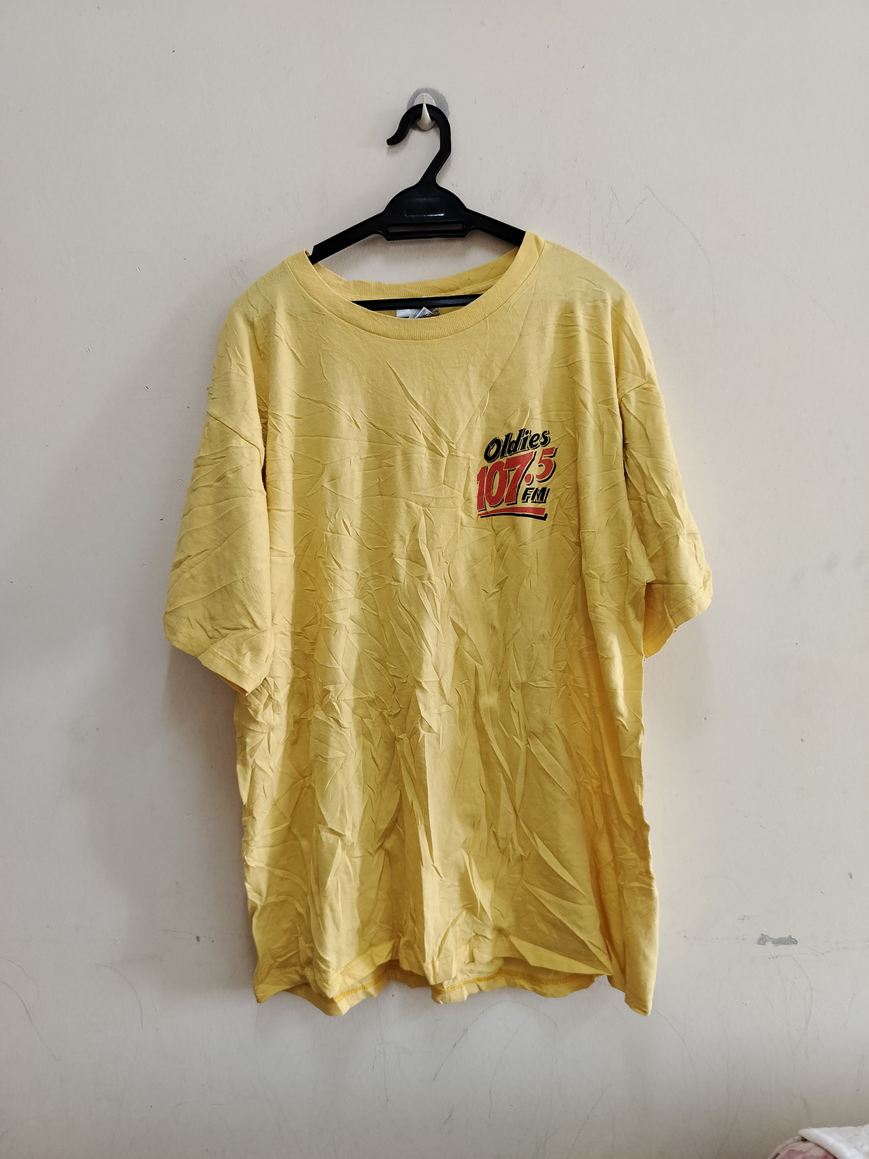 Fruit Of The Loom Vintage 90s Oldies 107.5 FM by Fruit of the loom Size US XL / EU 56 / 4 - 4 Thumbnail