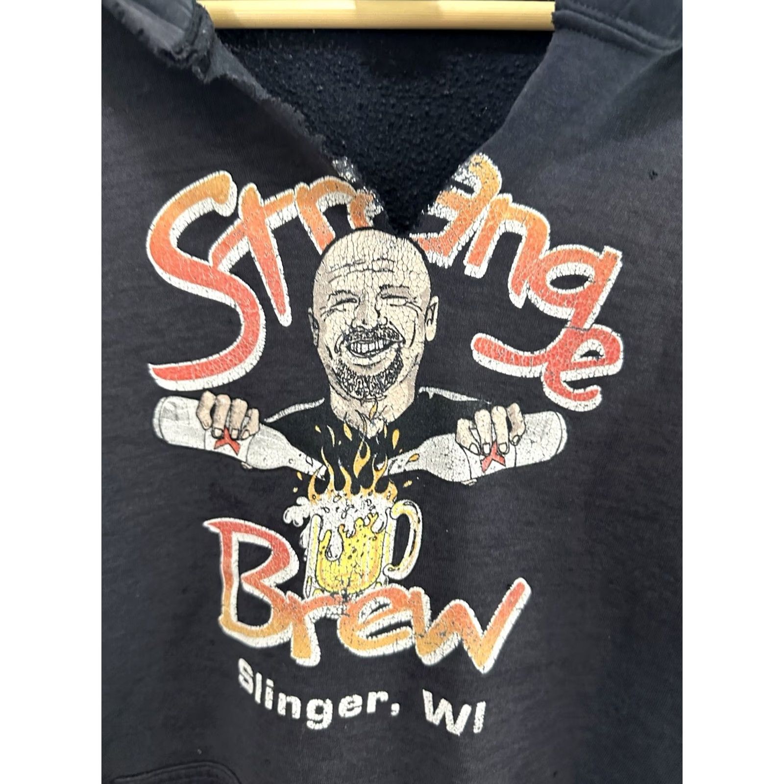 Gildan VINTAGE Strange Brew Slinger WI Gradient Sun Faded Beer Worn Boxy Hoodie XL Mens Size US XL / EU 56 / 4 - 5 Thumbnail