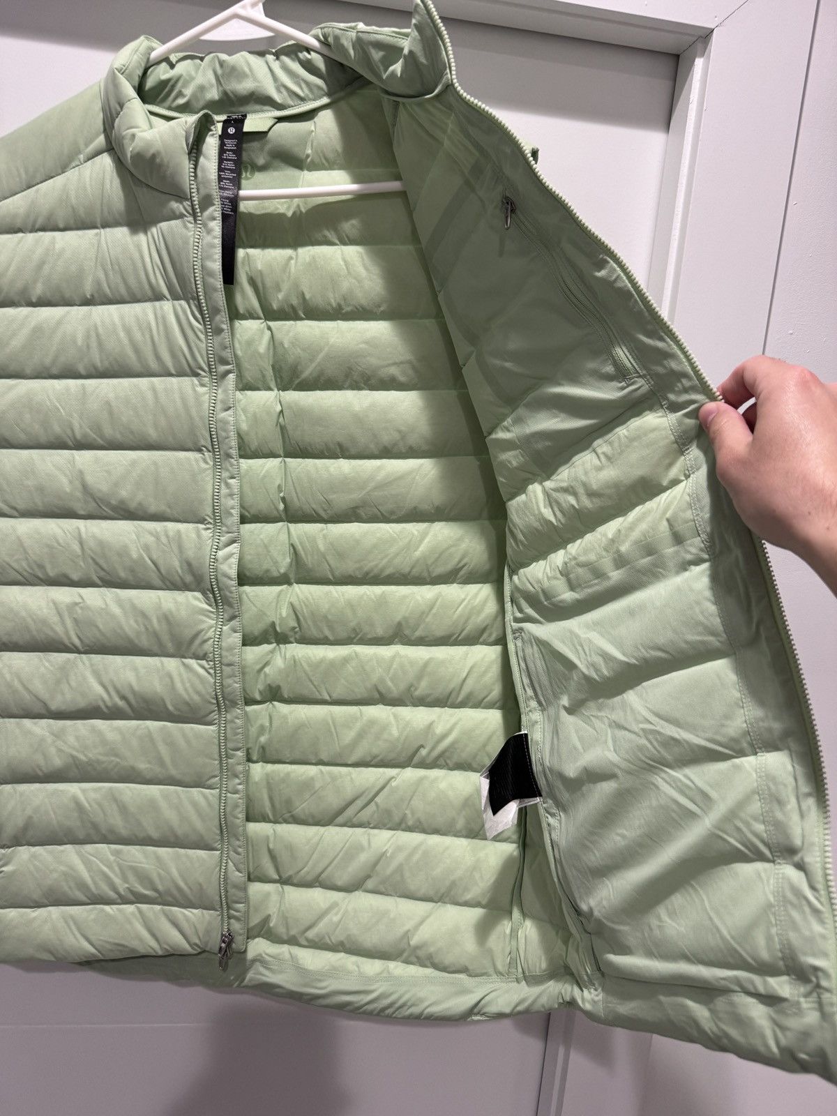 Lululemon Lululemon Navigation Goose Down Puffer Vest Creamy Mint Sz L Size US L / EU 52-54 / 3 - 7 Thumbnail