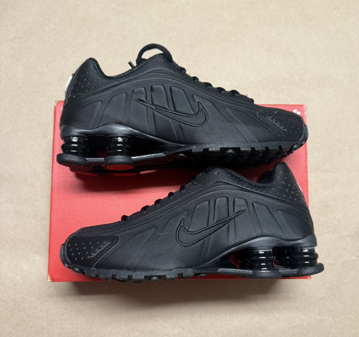 Nike Nike Shox R4 triple black women’s running shoes size 6 NEW! Size US 6 / IT 36 - 1 Thumbnail