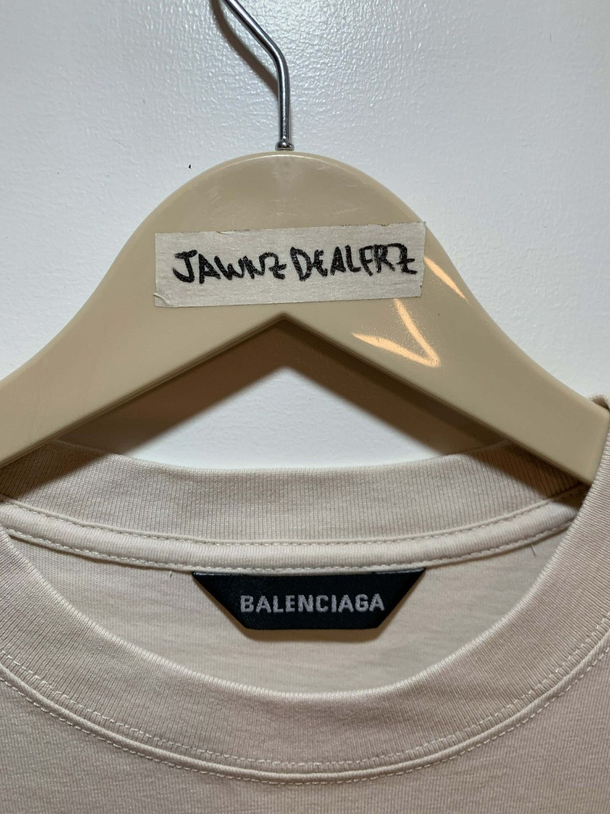 Balenciaga Balenciaga Badge Logo Tee Beige Size US M / EU 48-50 / 2 - 3 Thumbnail