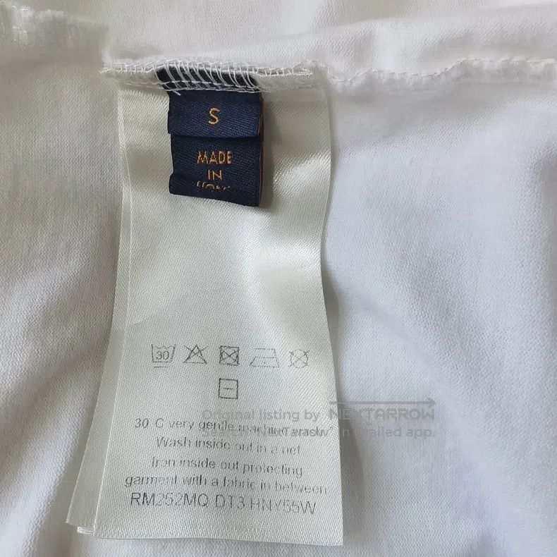 Louis Vuitton Louis Vuitton White embossed logo short sleeve Size US S / EU 44-46 / 1 - 4 Thumbnail