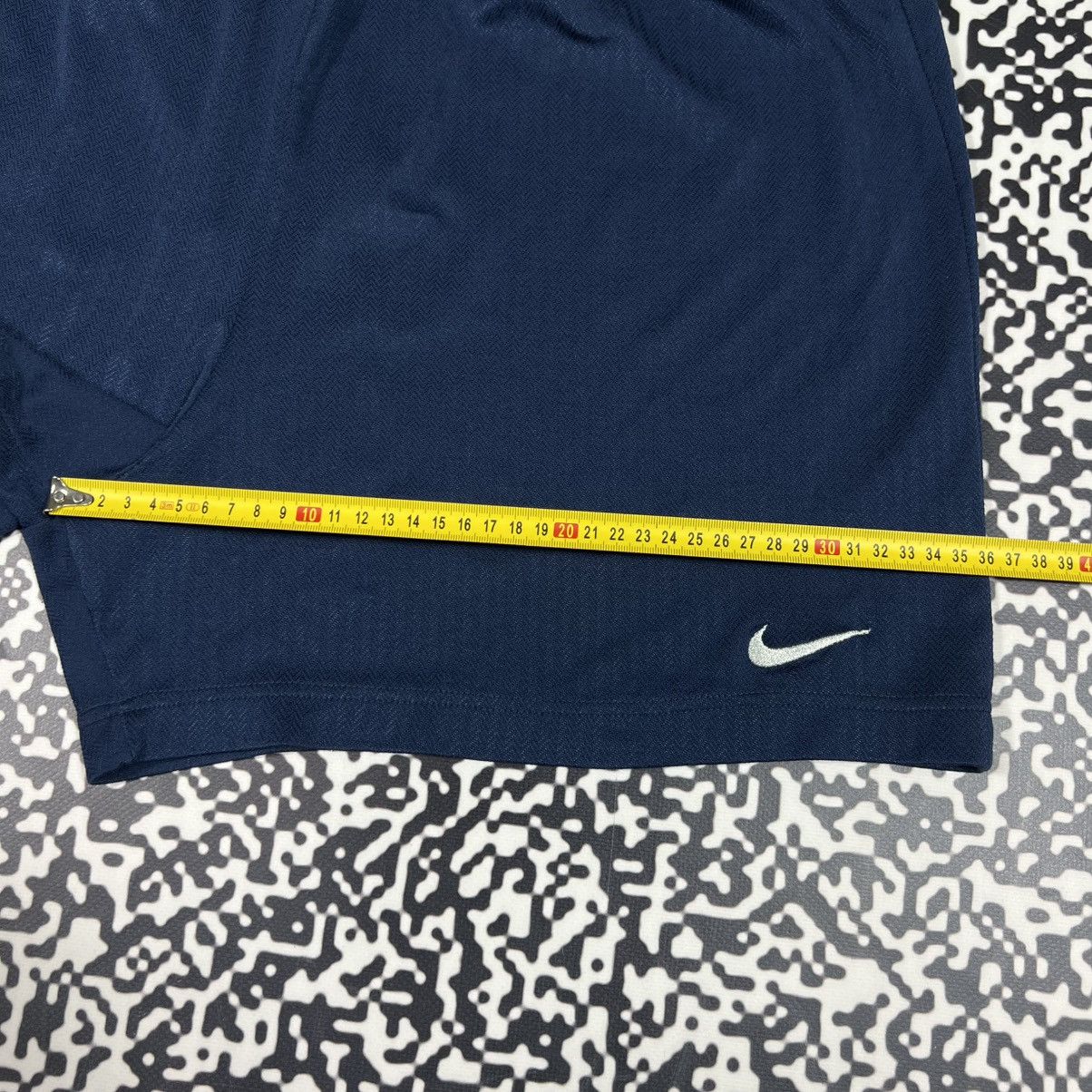 Nike Vintage 90s Nike Swoosh Logo Retro Sport Style Shorts Size US 38 / EU 54 - 14 Thumbnail