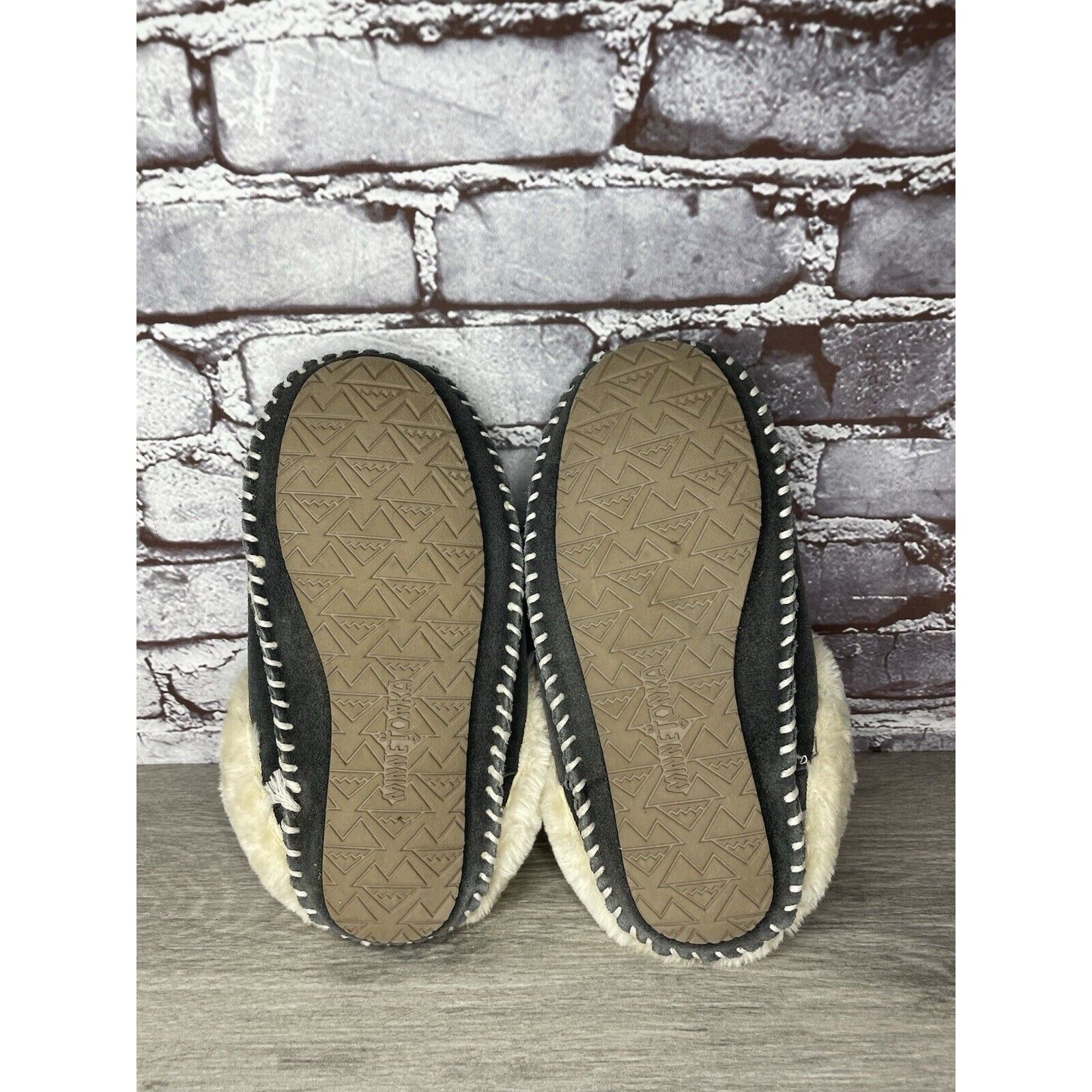 Minnetonka Minnetonka 40914 Gray Suede Leather Fur Slip On Slippers Wom Size US 7 / IT 37 - 9 Thumbnail