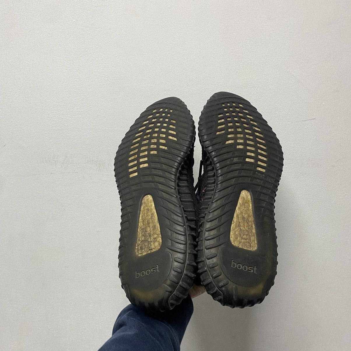 Adidas adidas Yeezy Boost 350 V2 Core Black Red Size US 12 / EU 45 - 10 Thumbnail