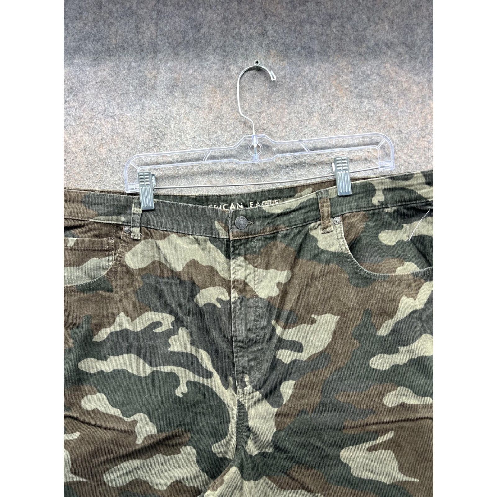 American Eagle Outfitters VINTAGE American Eagle Outfitters Pants Womens 24 Plus Camouflage Corduroy Straight Leg Chino Size 42" / US 20 - 6 Thumbnail