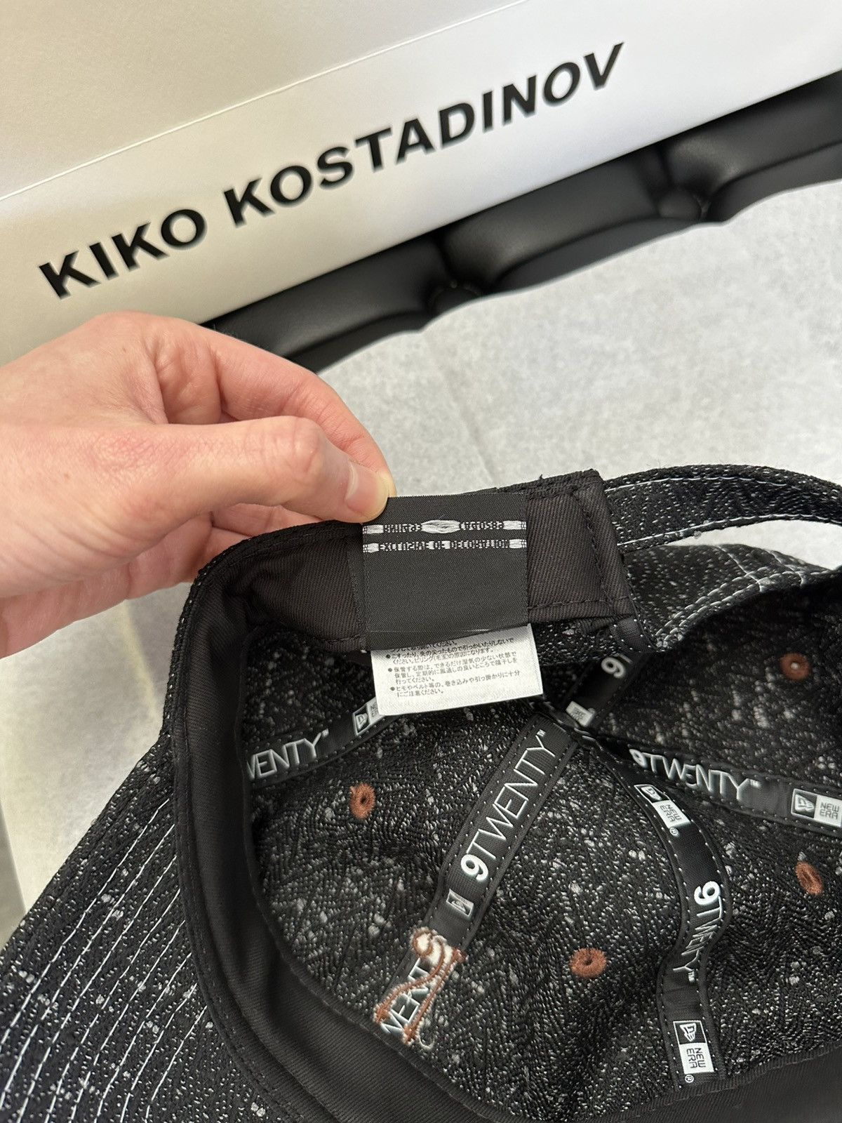 Kiko Kostadinov × New Era SS25 Japan Exclusive Single K Hat Ash Black Size ONE SIZE - 11 Thumbnail