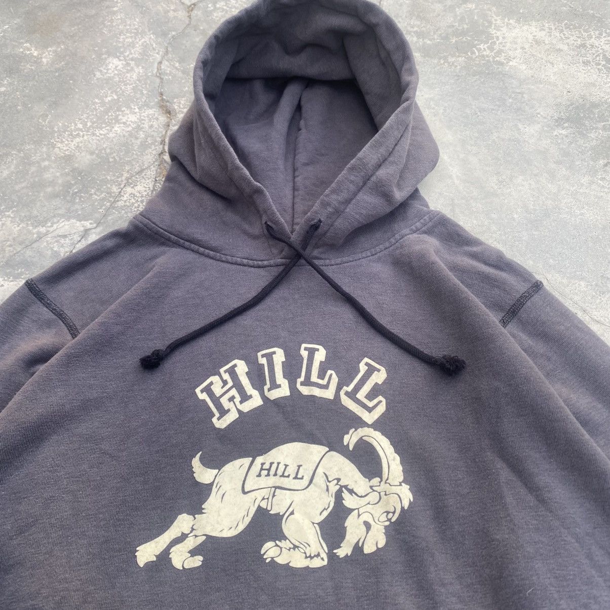 Champion Vintage Champion Hill Faded Black Hoodie Size US L / EU 52-54 / 3 - 3 Thumbnail