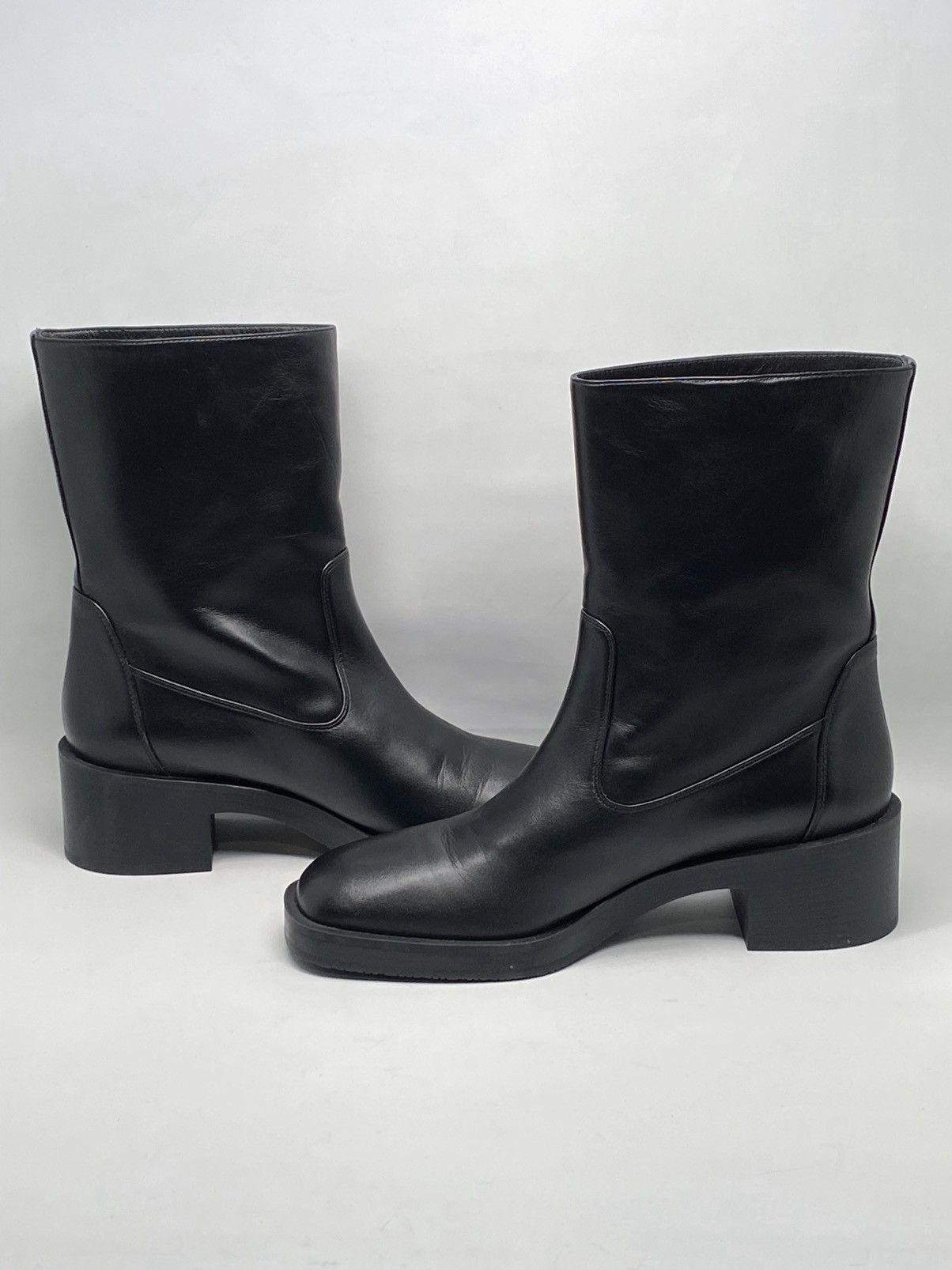 Stuart Weitzman Stuart Weitzman Calfskin Ankle Boots size 9 Size US 9 / IT 39 - 5 Thumbnail
