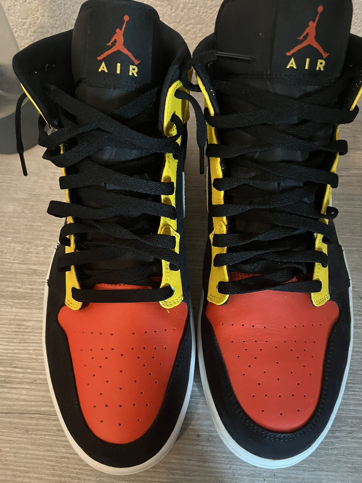 Jordan Brand Jordan 1 mid Reverse Bred Yellow Accents Size US 13 / EU 46 - 4 Thumbnail