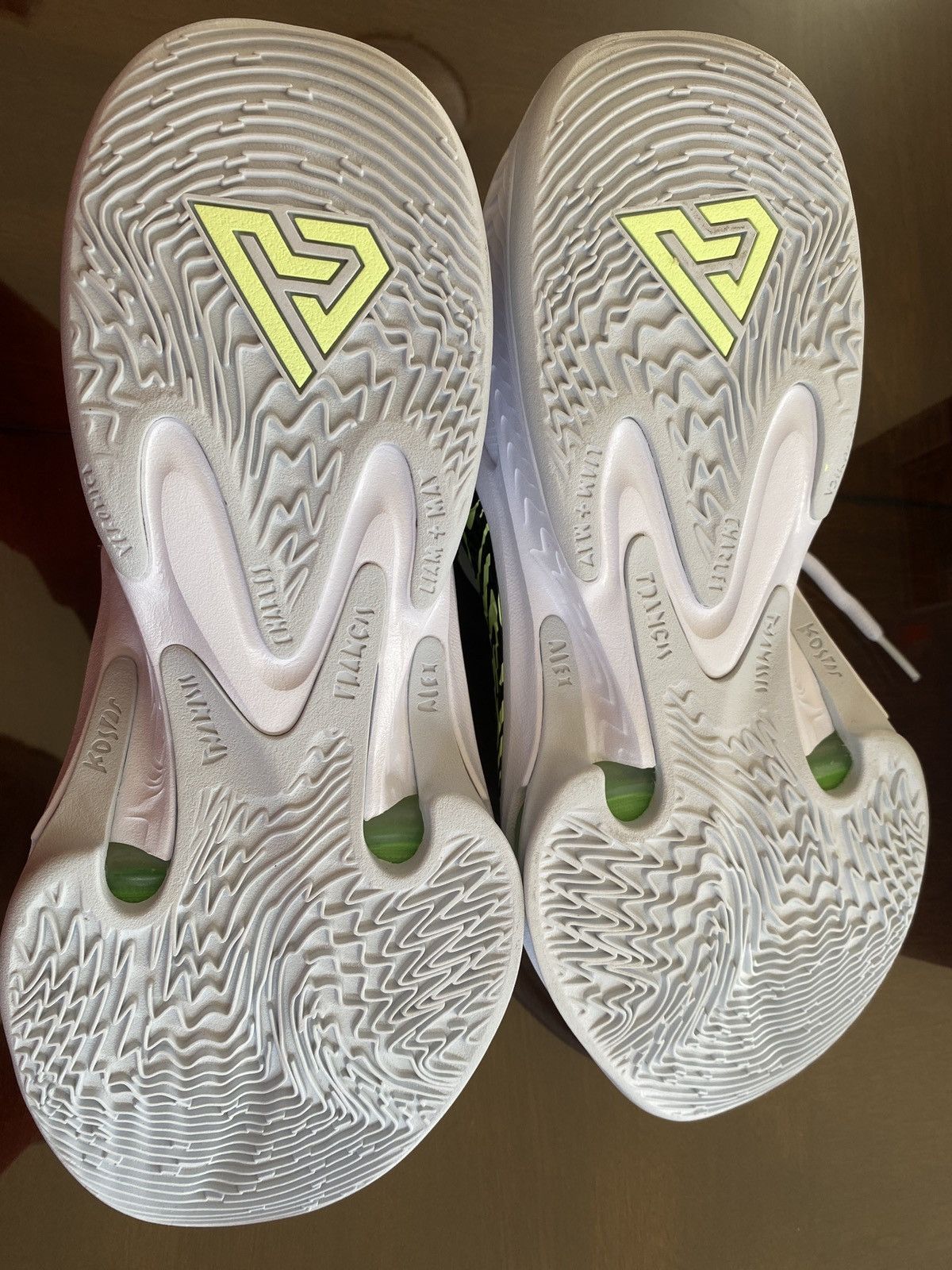 Nike Nike Zoom Freak 4 barely Volt Size US 11.5 / EU 44-45 - 11 Thumbnail