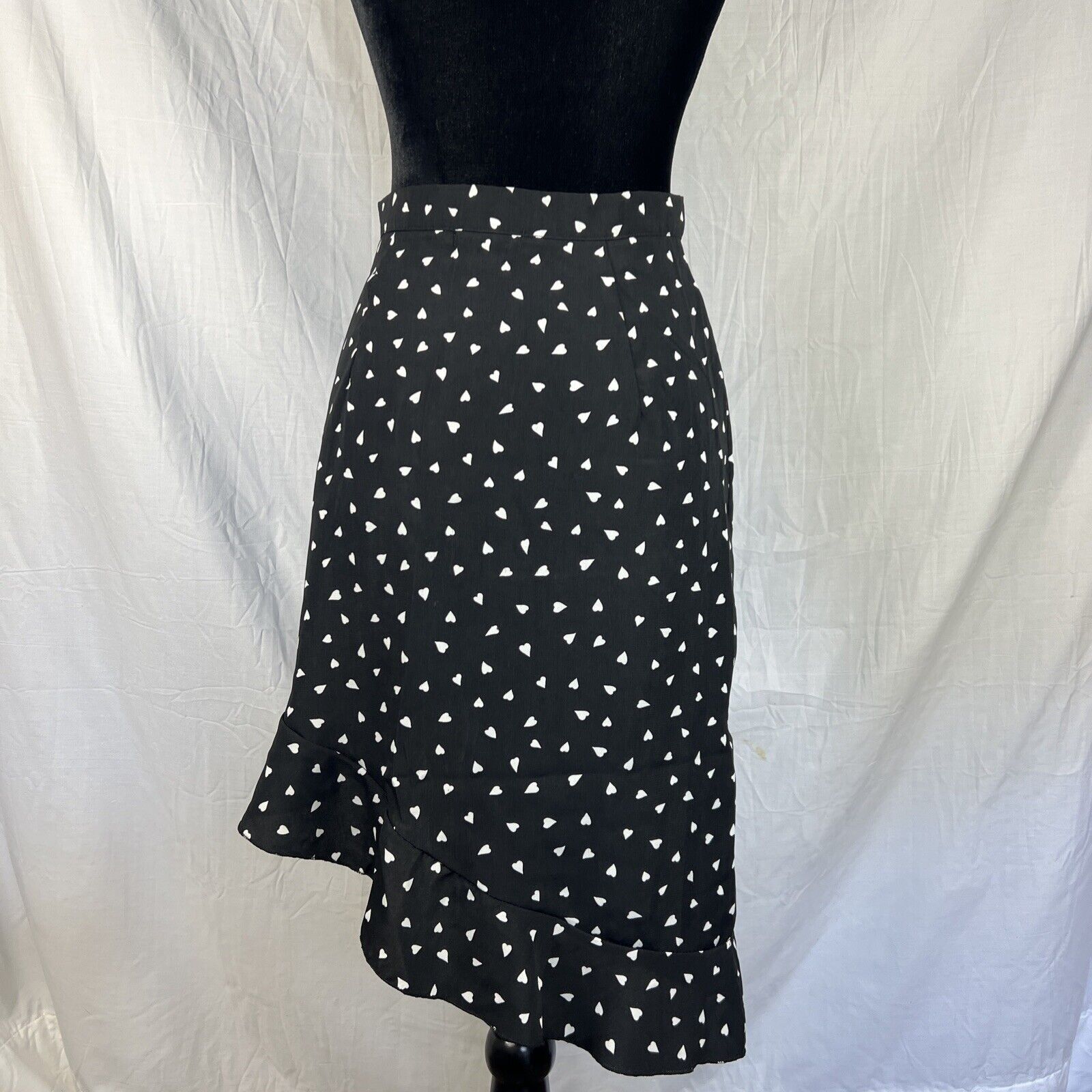 Nasty Gal Nasty Gal Black Asymmetrical Skirt Size 6 White Hearts Size 28" / US 6 / IT 42 - 4 Thumbnail