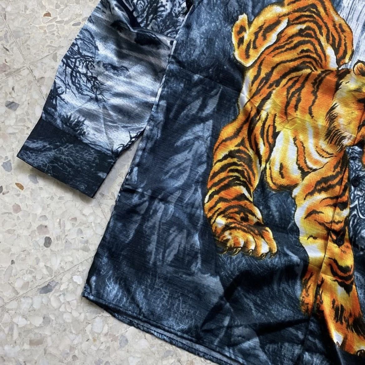 Japanese Brand × Vintage Vintage Japanese Tiger Motif Size US XL / EU 56 / 4 - 2 Thumbnail
