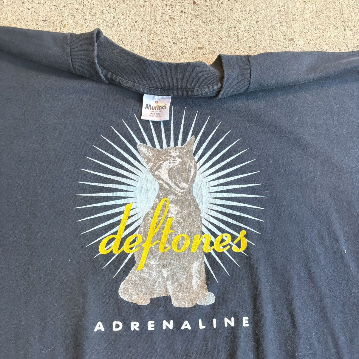 Vintage Vintage RARE MAVERICK EXCLUSIVE Deftones Adrenaline Band Tee Size US XL / EU 56 / 4 - 1 Thumbnail
