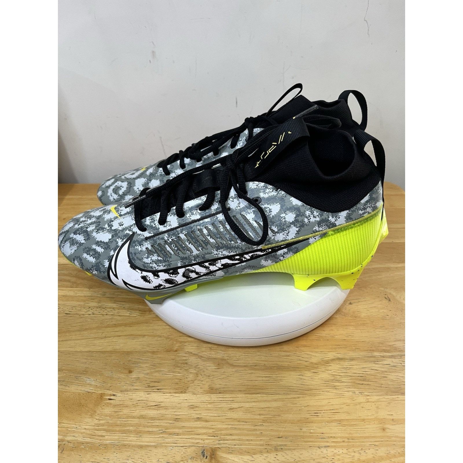 Nike Nike Vapor Edgr Pro 360 2 Football Cleats Black Volt SZ 11.5 Size US 11.5 / EU 44-45 - 1 Thumbnail