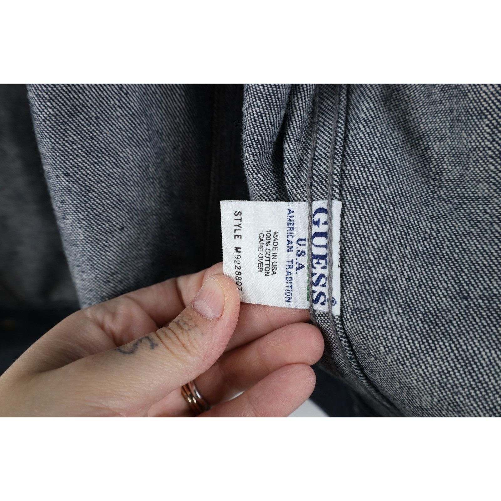 Guess Vintage 90s Guess Faded Spell Out Denim Jean Trucker Jacket Size US L / EU 52-54 / 3 - 11 Thumbnail