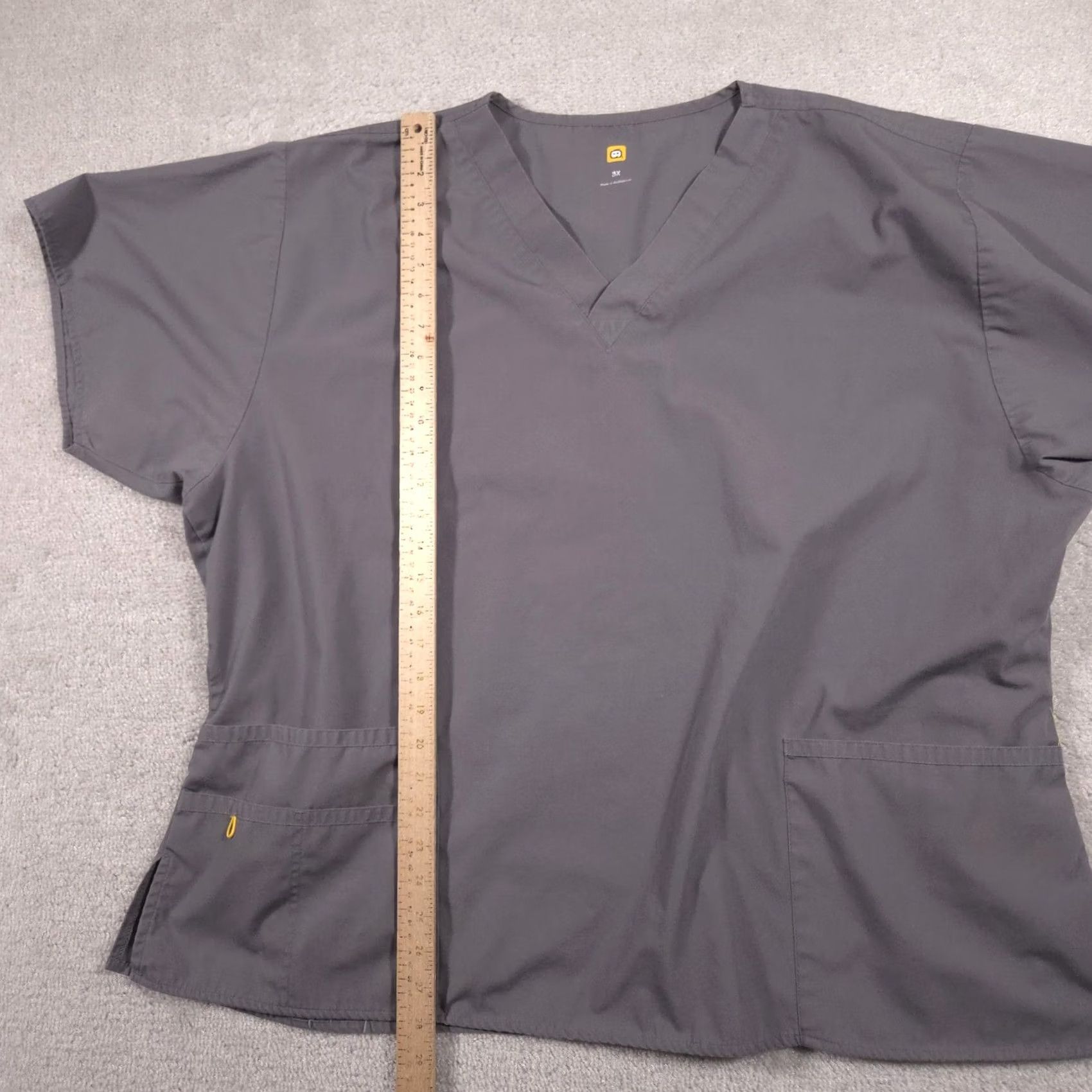 Vintage WonderWink Scrub Top Womens 3X Gray V-Neck Pockets Nursing Medical Tunic Plus Shirt Womens V-Neck Short Sleeve Gray, Plus, T-Shirt Style, 3X Size XXL / US 16-18 / IT 52-54 - 7 Thumbnail