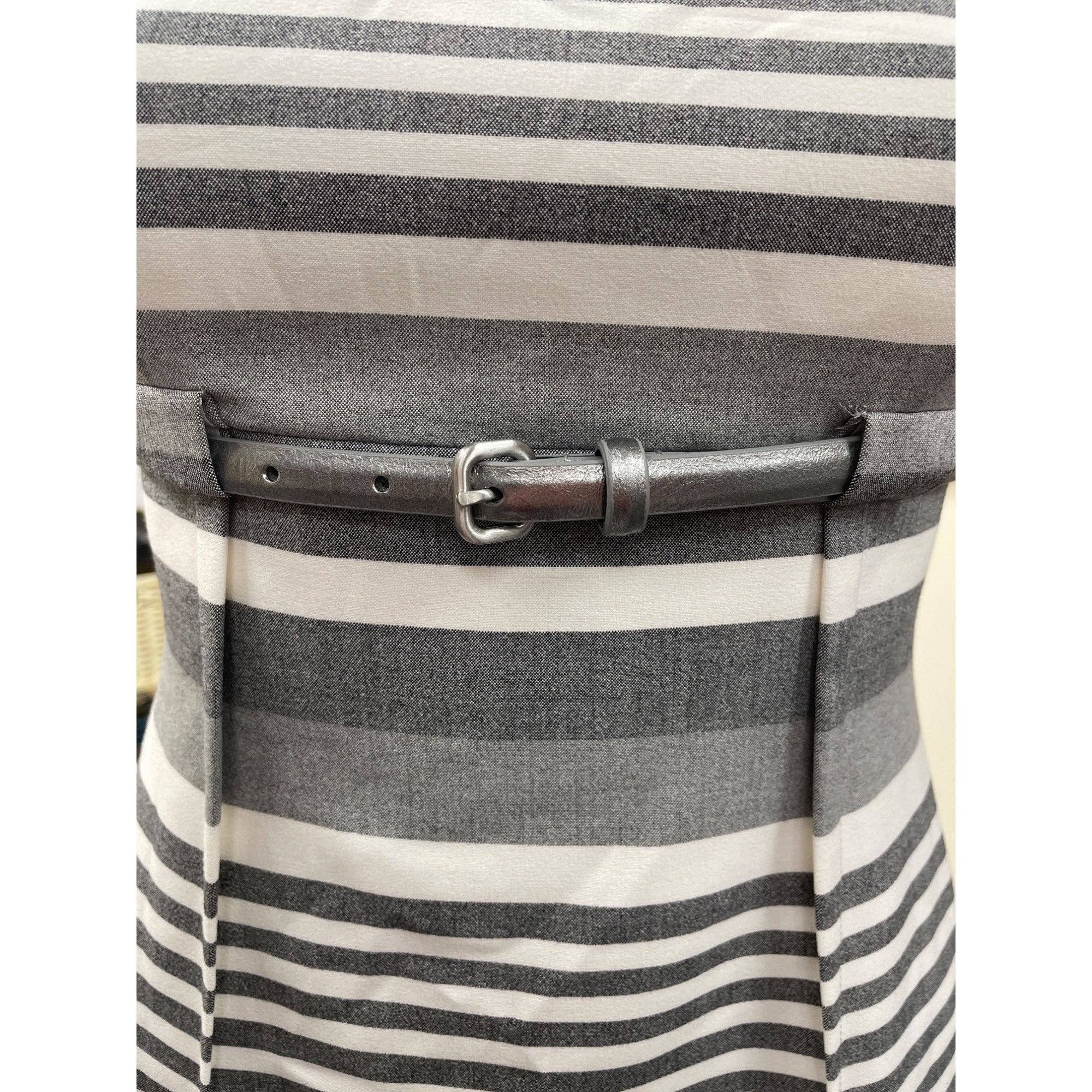 Calvin Klein Calvin Klein Women's Gray and White Striped Dress, Size 2P S Size XS / US 0-2 / IT 36-38 - 3 Thumbnail