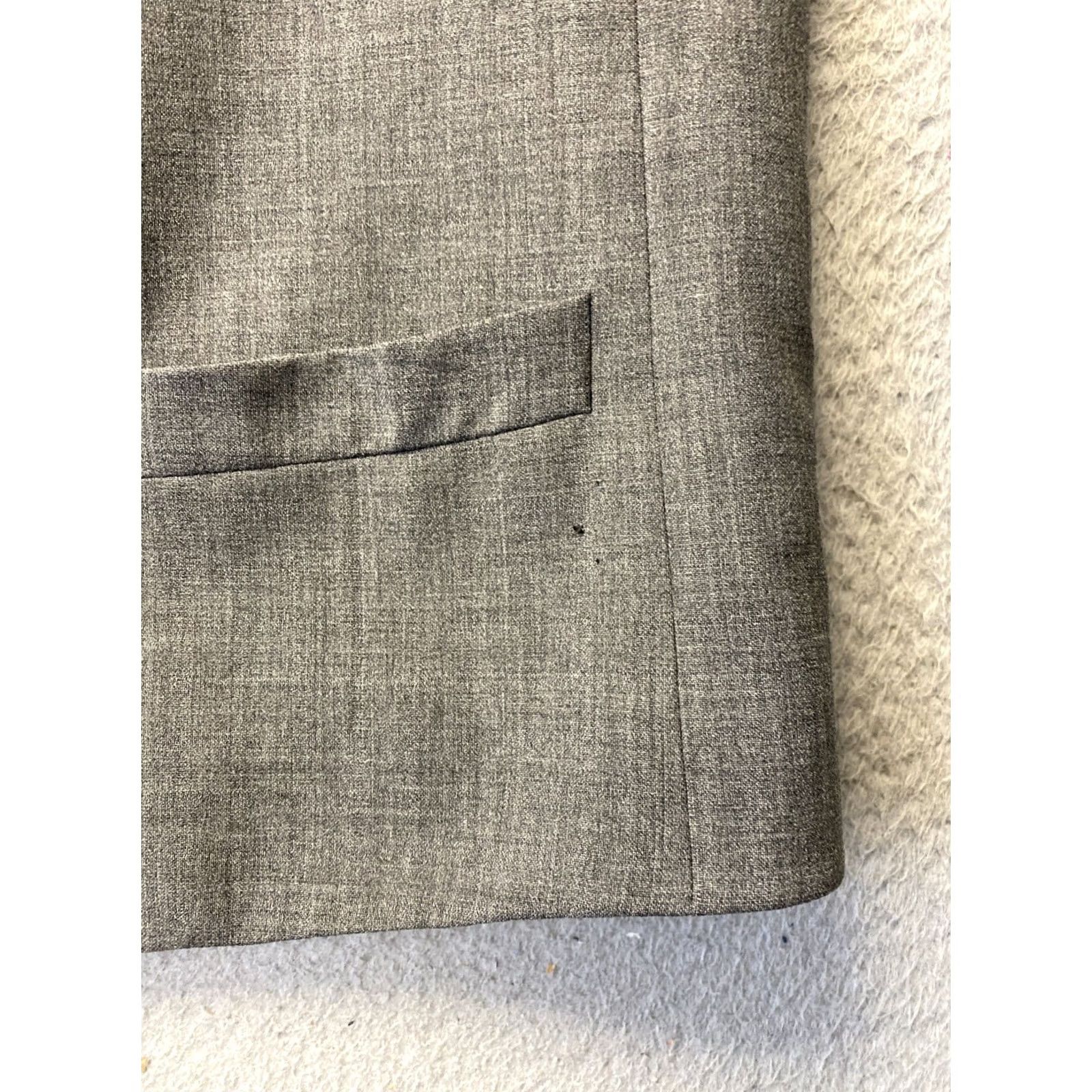 Hugo Boss HUGO BOSS Men's Wool Vest Waistcoat XL Gray Wool Waistcoat Mens 0694 Size US XL / EU 56 / 4 - 4 Thumbnail