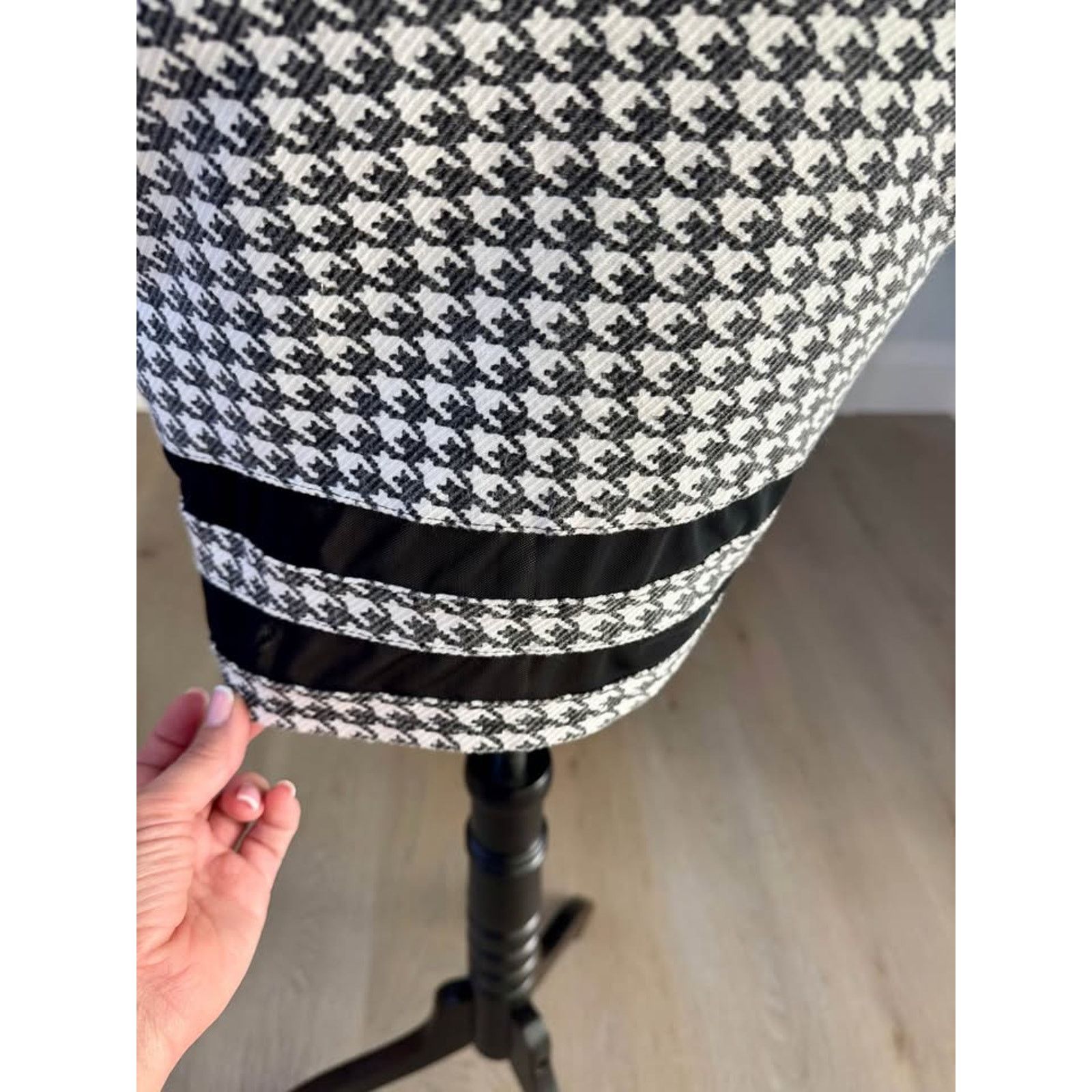 Other Stunning Black and White Mesh Accented Dress - Size S Size S / US 4 / IT 40 - 4 Thumbnail