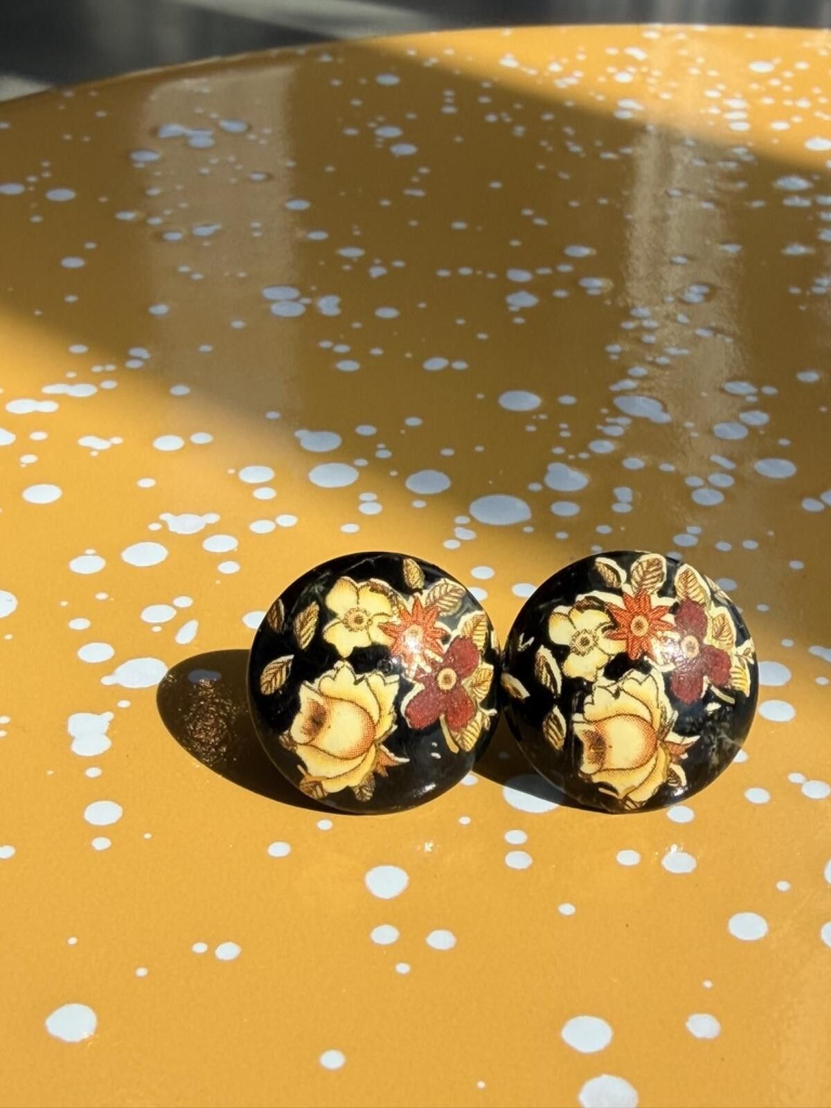 Other Vintage Cloisonné Style Floral Button Earrings Retro Mod Size ONE SIZE - 2 Thumbnail