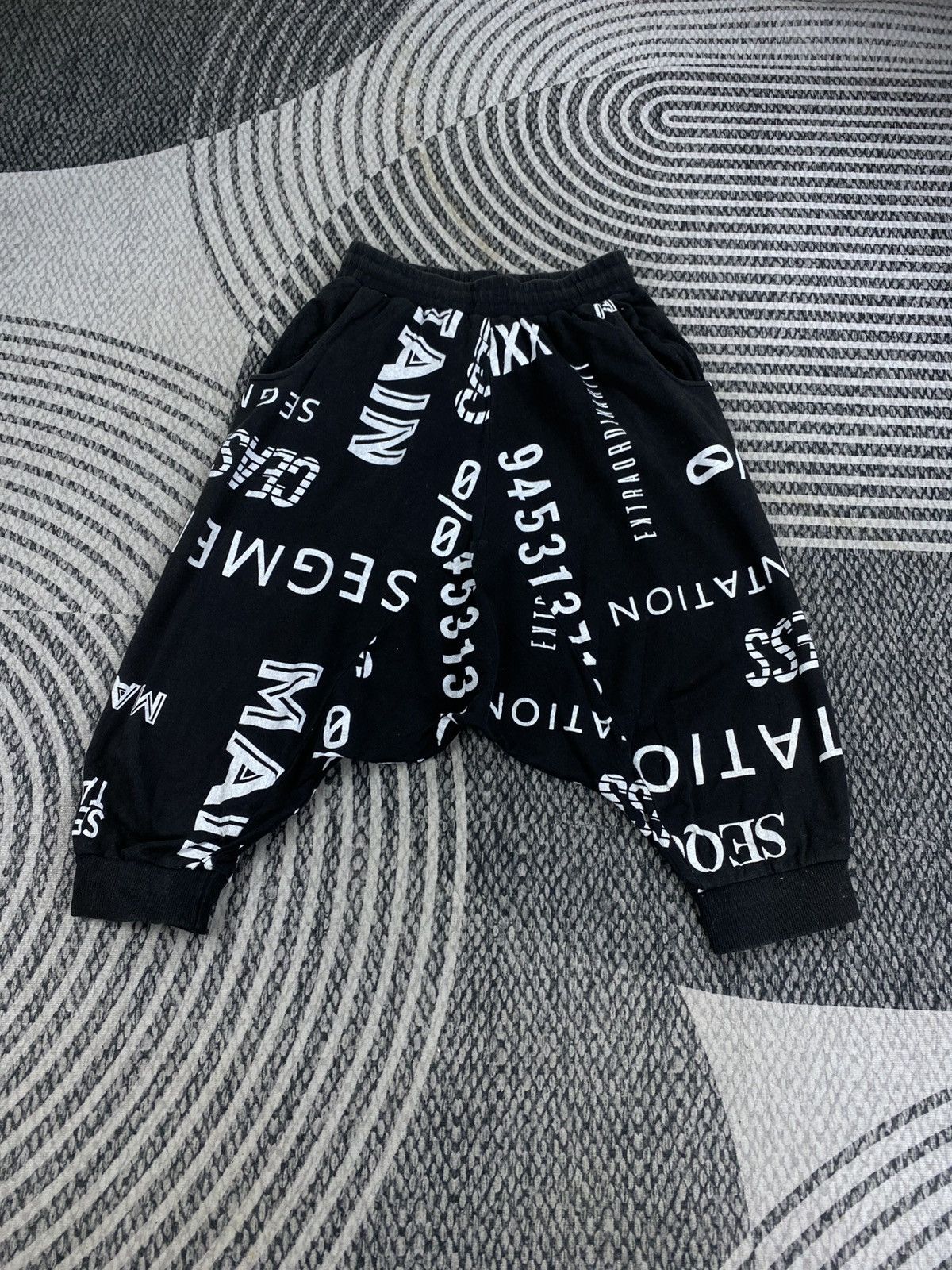 Japanese Brand Vtg B One Soul White Word Casual Sweatpant Size US 26 / EU 42 - 1 Thumbnail