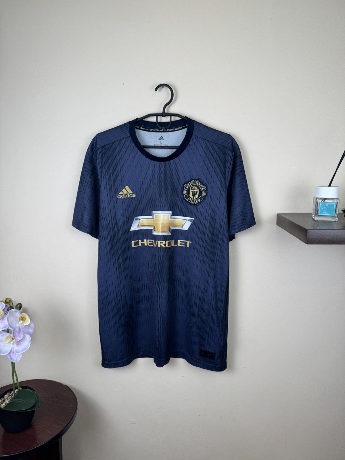 Adidas MANCHESTER UNITED THIRD FOOTBALL SHIRT 2018/2019 SOCCER L Size US XL / EU 56 / 4 - 1 Thumbnail