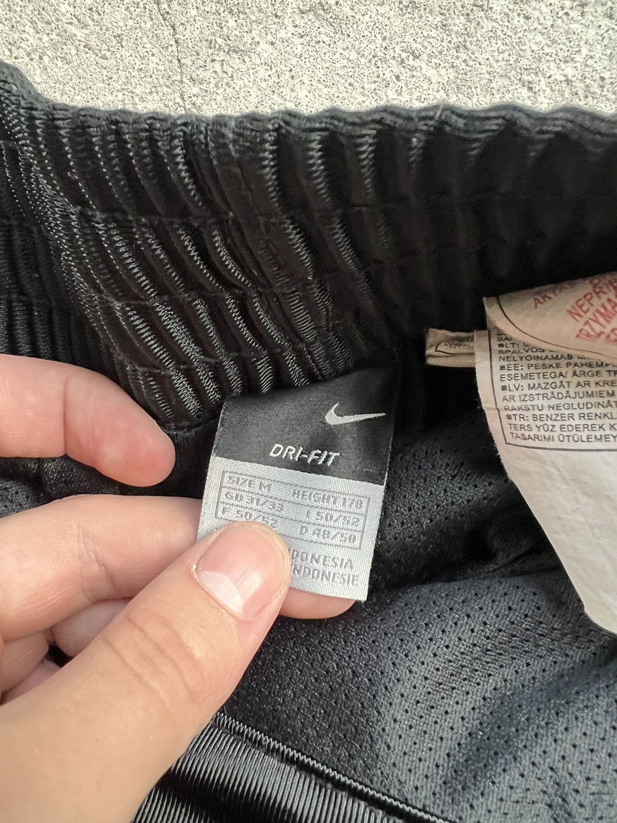 Nike Rare Vintage Nike Pants Black Size US 32 / EU 48 - 6 Thumbnail