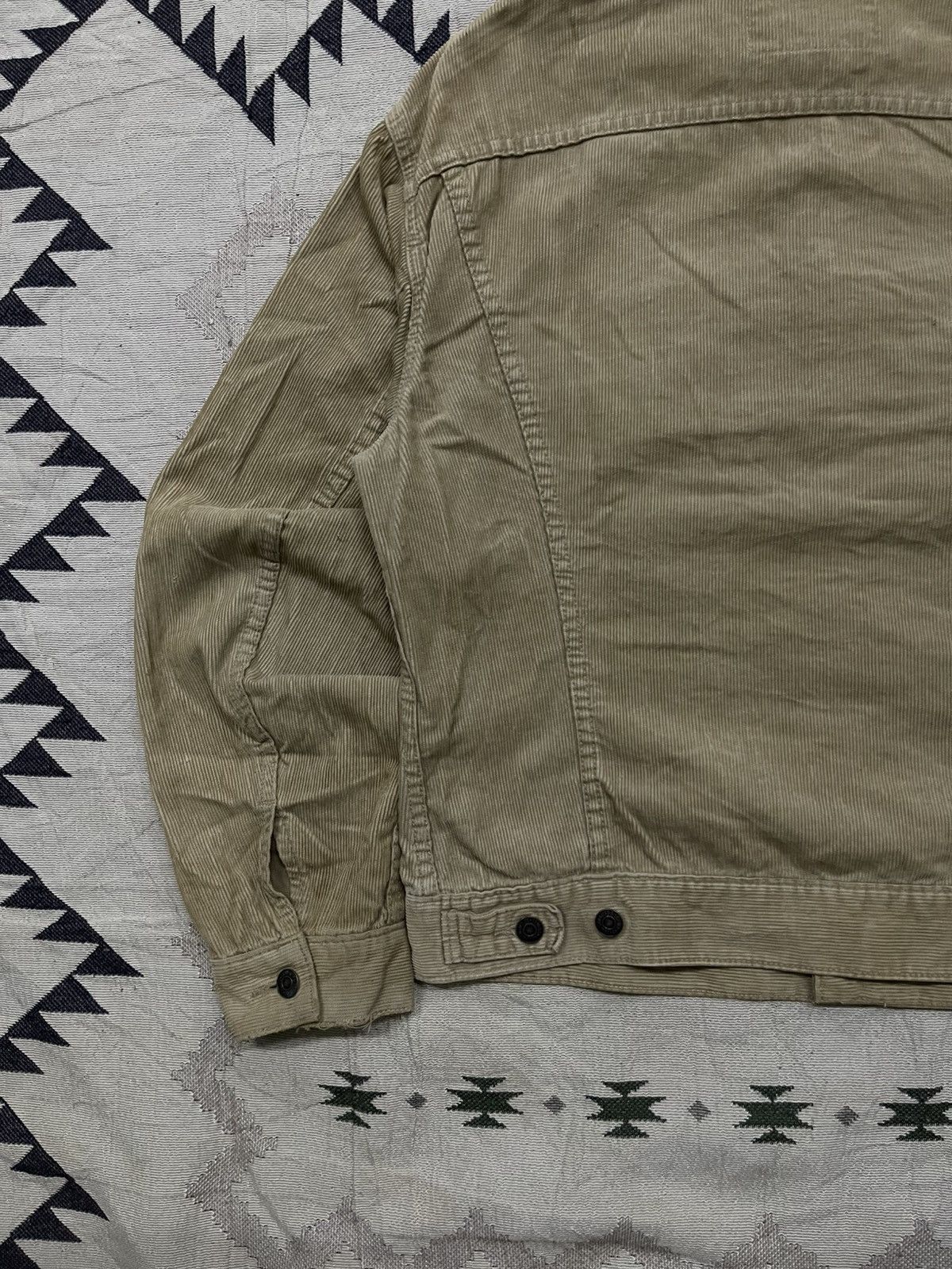 Levi's VINTAGE LEVIS CORDUROY TRUCKER JACKET FADED Size US L / EU 52-54 / 3 - 15 Thumbnail