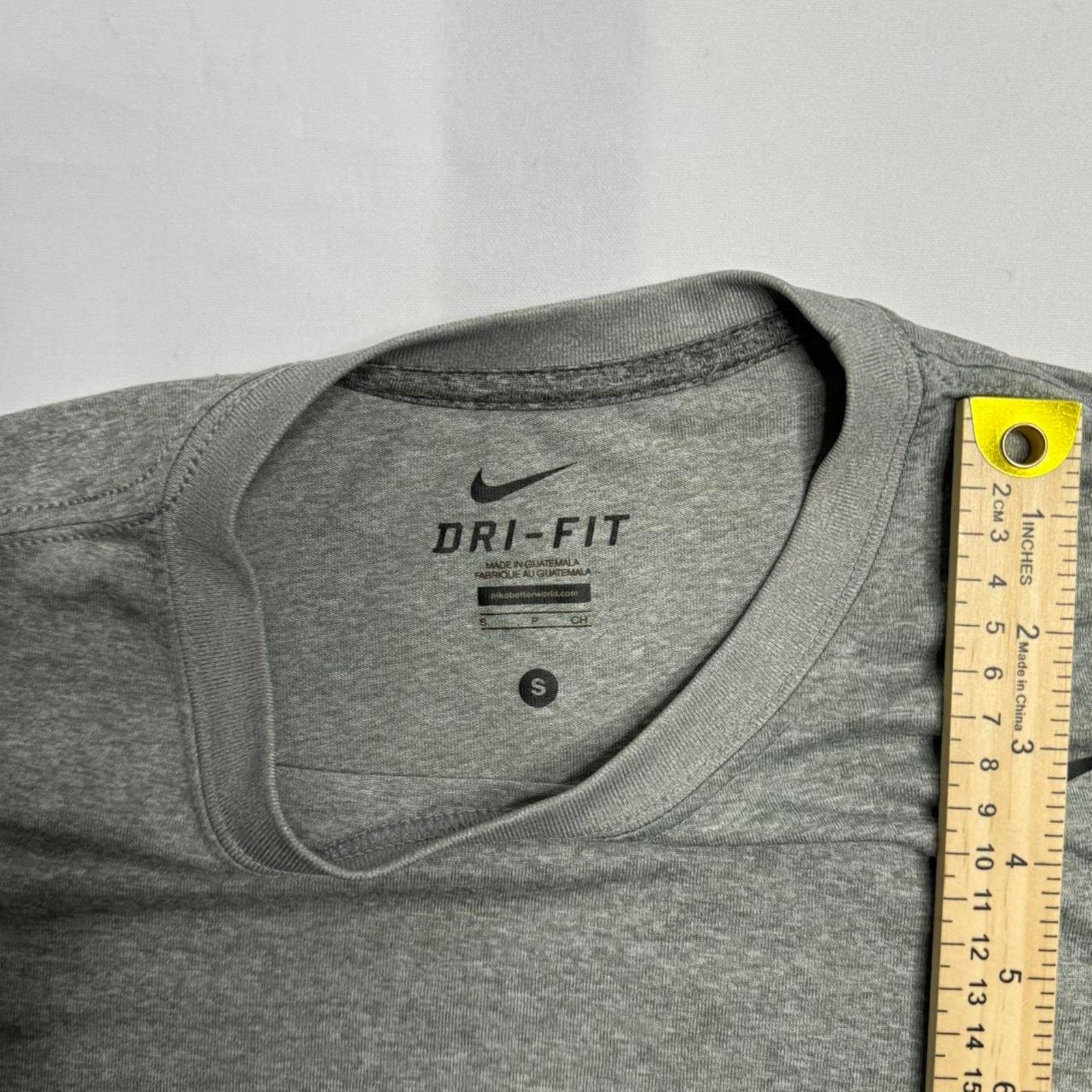Nike Nike Dri-Fit Grey Long Sleeve Top Activewear Size Small Size US S / EU 44-46 / 1 - 3 Thumbnail