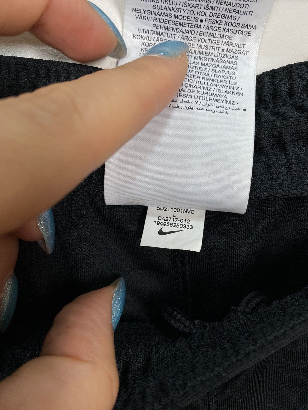 Vintage Chelsea Football Club Nike Training Shorts Size Large Black Size US 38 / EU 54 - 11 Thumbnail