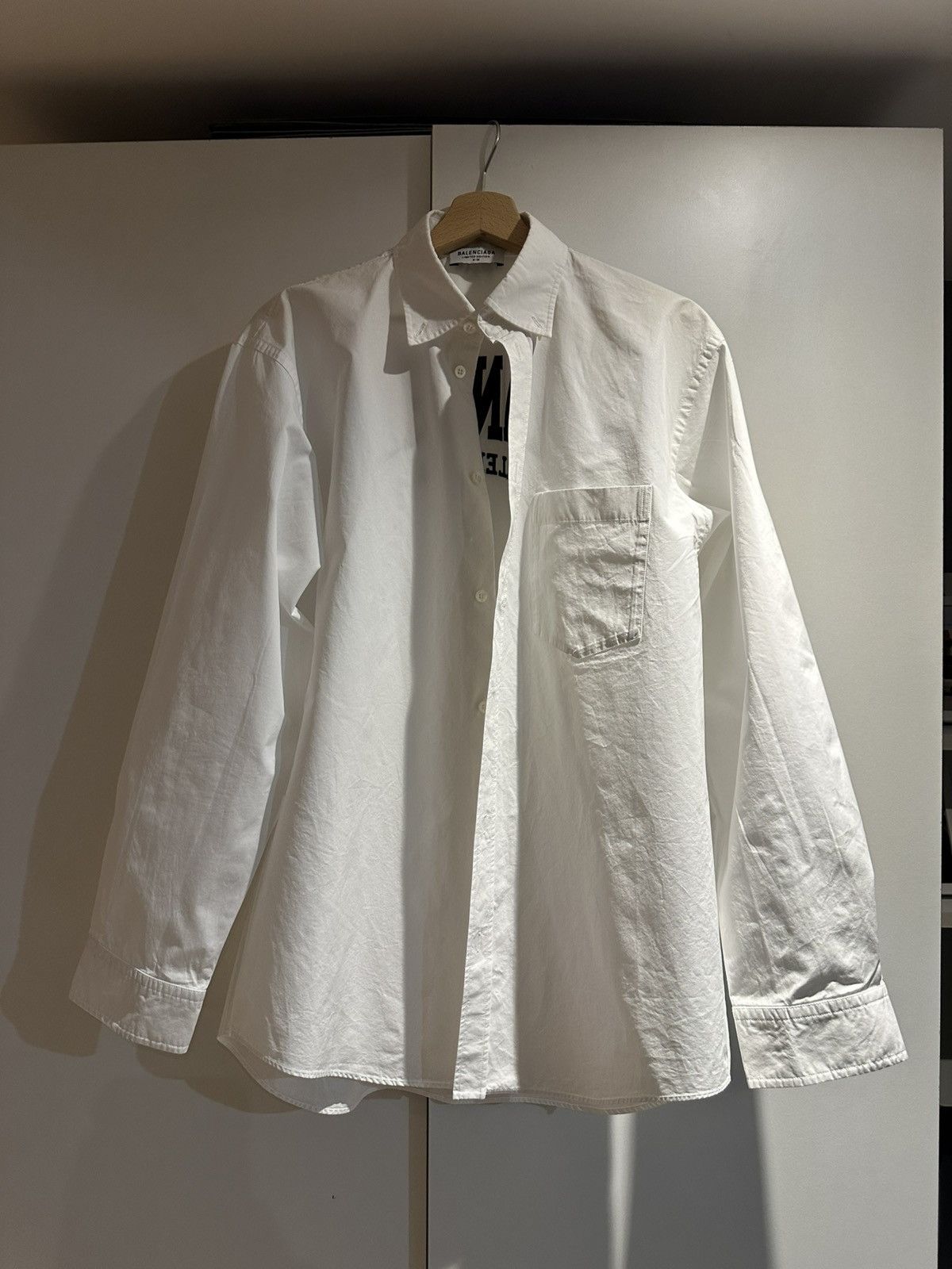 Balenciaga Balenciaga white shirt Shanghai 11/50 limited edition Size US L / EU 52-54 / 3 - 2 Thumbnail