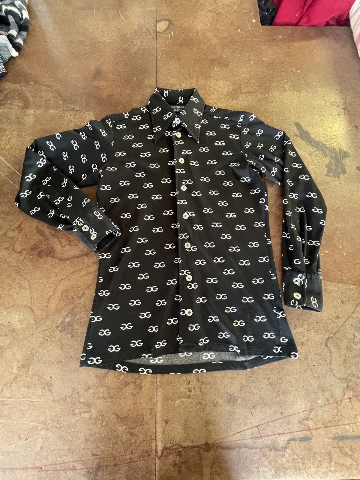 Givenchy RARE 1970’s Givenchy X Chesa GG logo Button Up Shirt Size US S / EU 44-46 / 1 - 2 Thumbnail