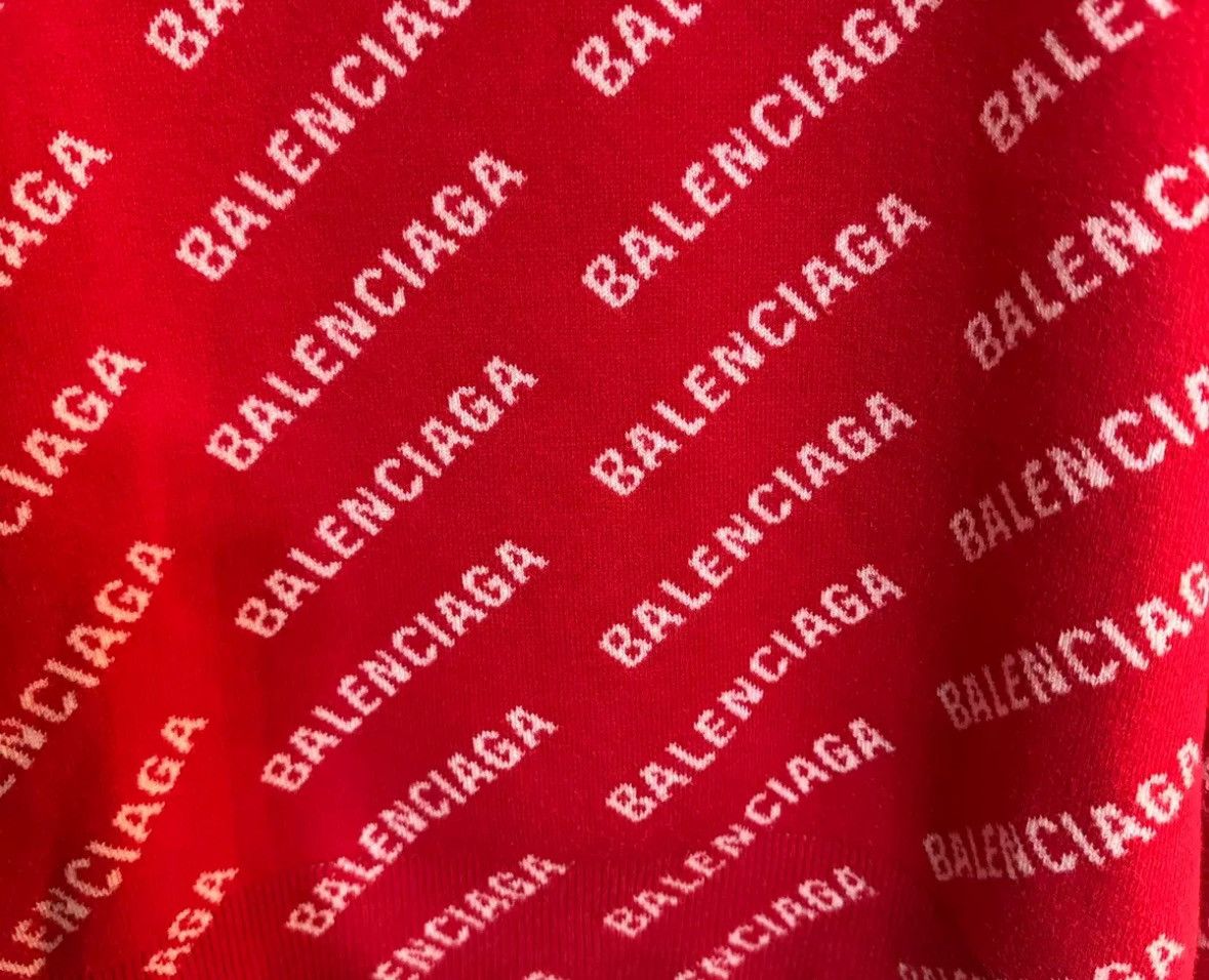 Balenciaga Balenciaga SS22 Logo Full Print Round Neck Cotton Sweater Size US XS / EU 42 / 0 - 3 Thumbnail