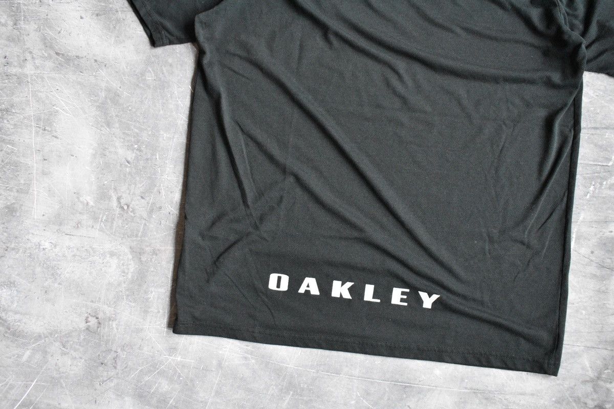 Vintage Vintage Oakley Software T-Shirt (L) Size US L / EU 52-54 / 3 - 4 Thumbnail