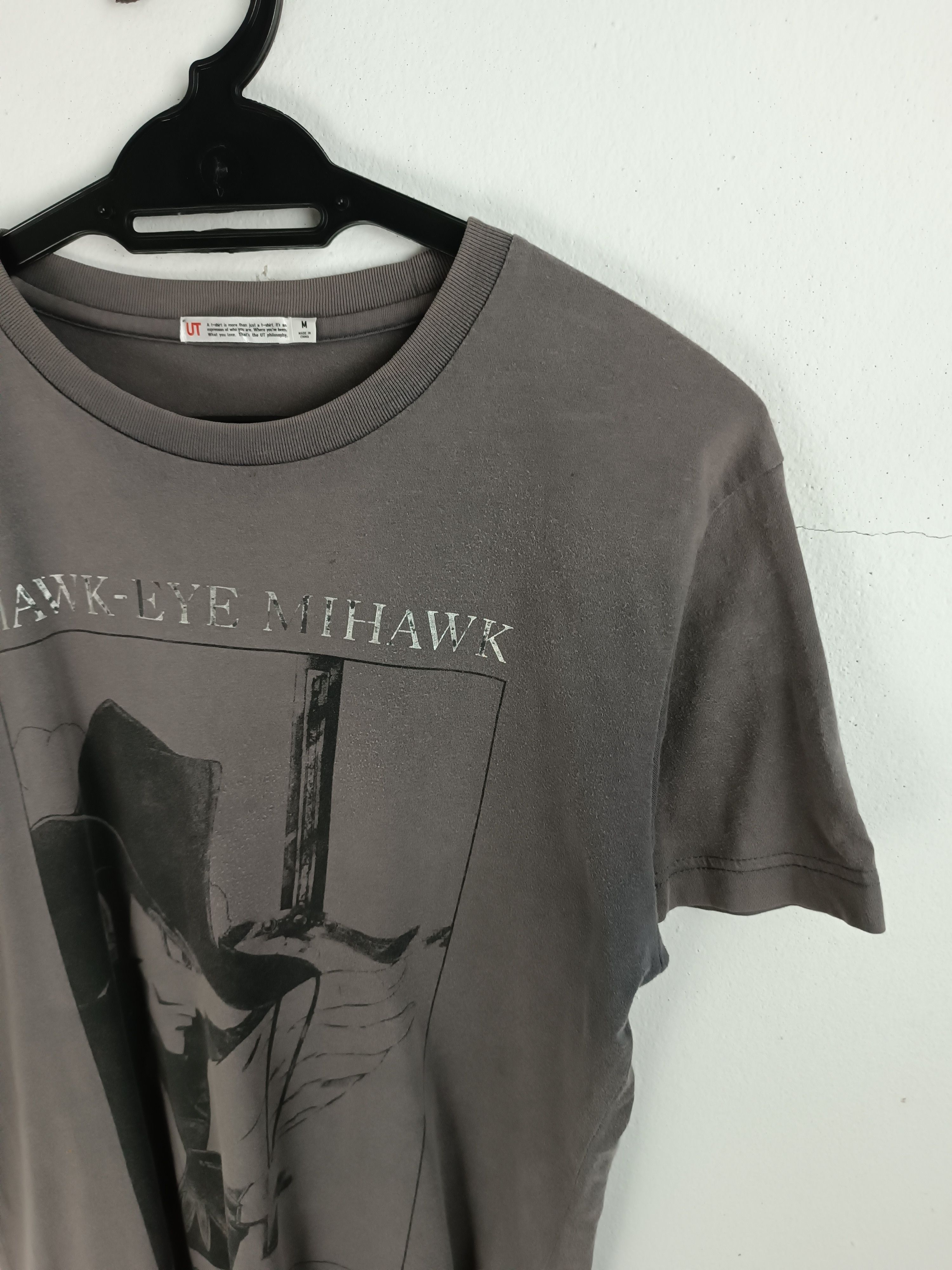 Anime VINTAGE ONE PIECE HAWKEYE MIHAWK SWORDSMEN VERY RARE TEE Size US M / EU 48-50 / 2 - 8 Thumbnail