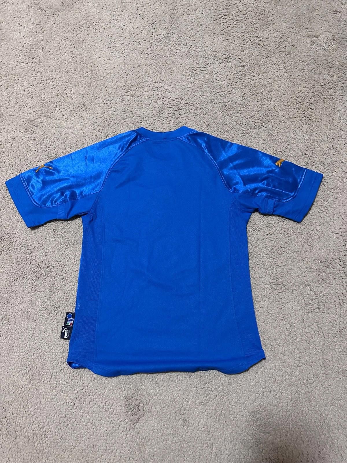 Puma Vintage Puma Italy 2004 Home Soccer Jersey Size XS Size US XS / EU 42 / 0 - 6 Thumbnail