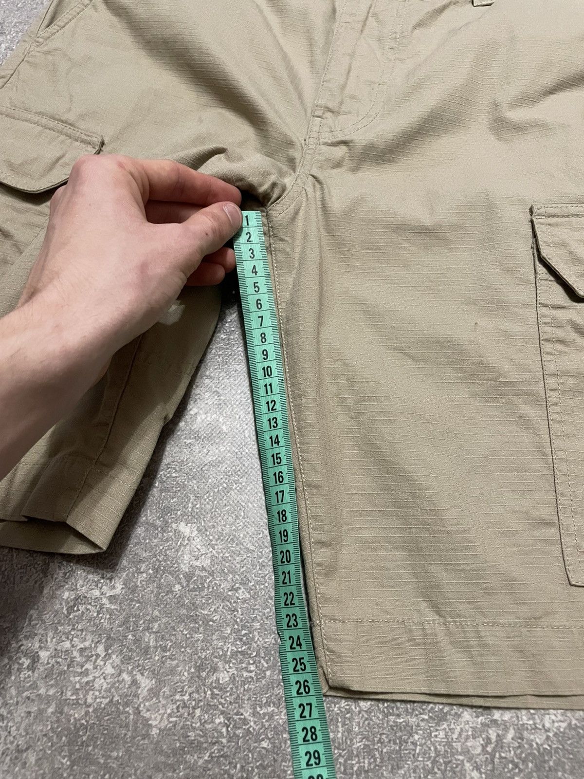 Dickies × Vintage Vintage Dickies Baige Cargo Shorts Size 30 Size US 30 / EU 46 - 21 Thumbnail